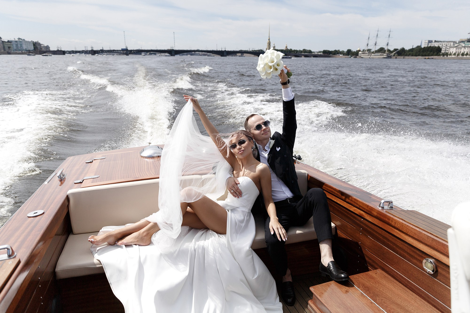 Свадьба на катере. Свадебный фотограф в Санкт-Петербурге Наталья Вендт