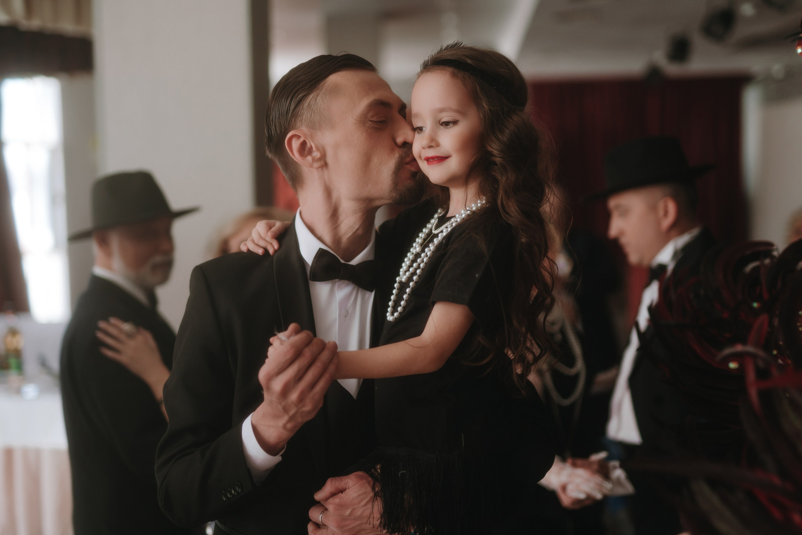 ЛИДЕРЫ РОССИ ЖУРНА УФА, ФОТОСЕССИЯ В СТИЛЕ ГЕТСБИ