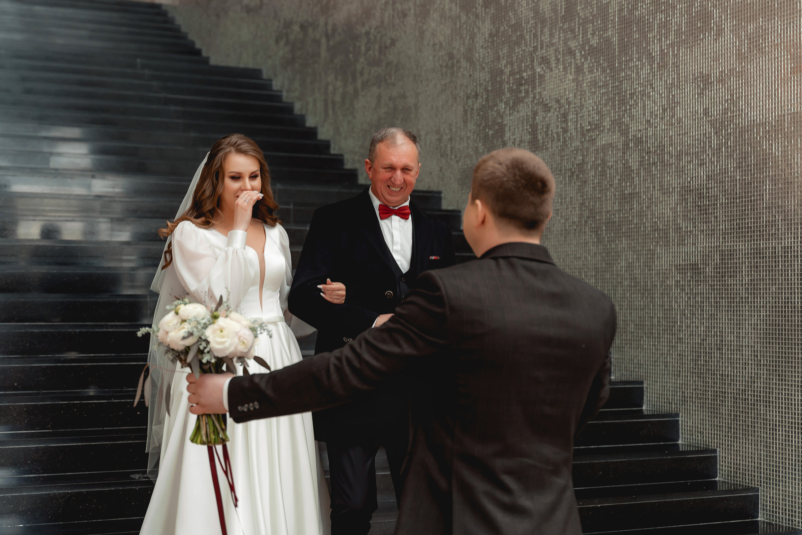 Свадебная фотосессия в Swissôtel Красные Холмы 5* для Нэлли и Ивана