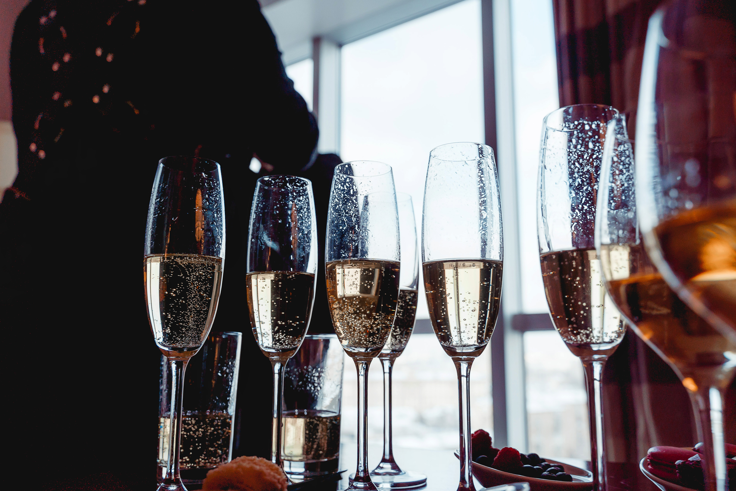 Свадебная фотосессия в Swissôtel Красные Холмы 5* для Нэлли и Ивана