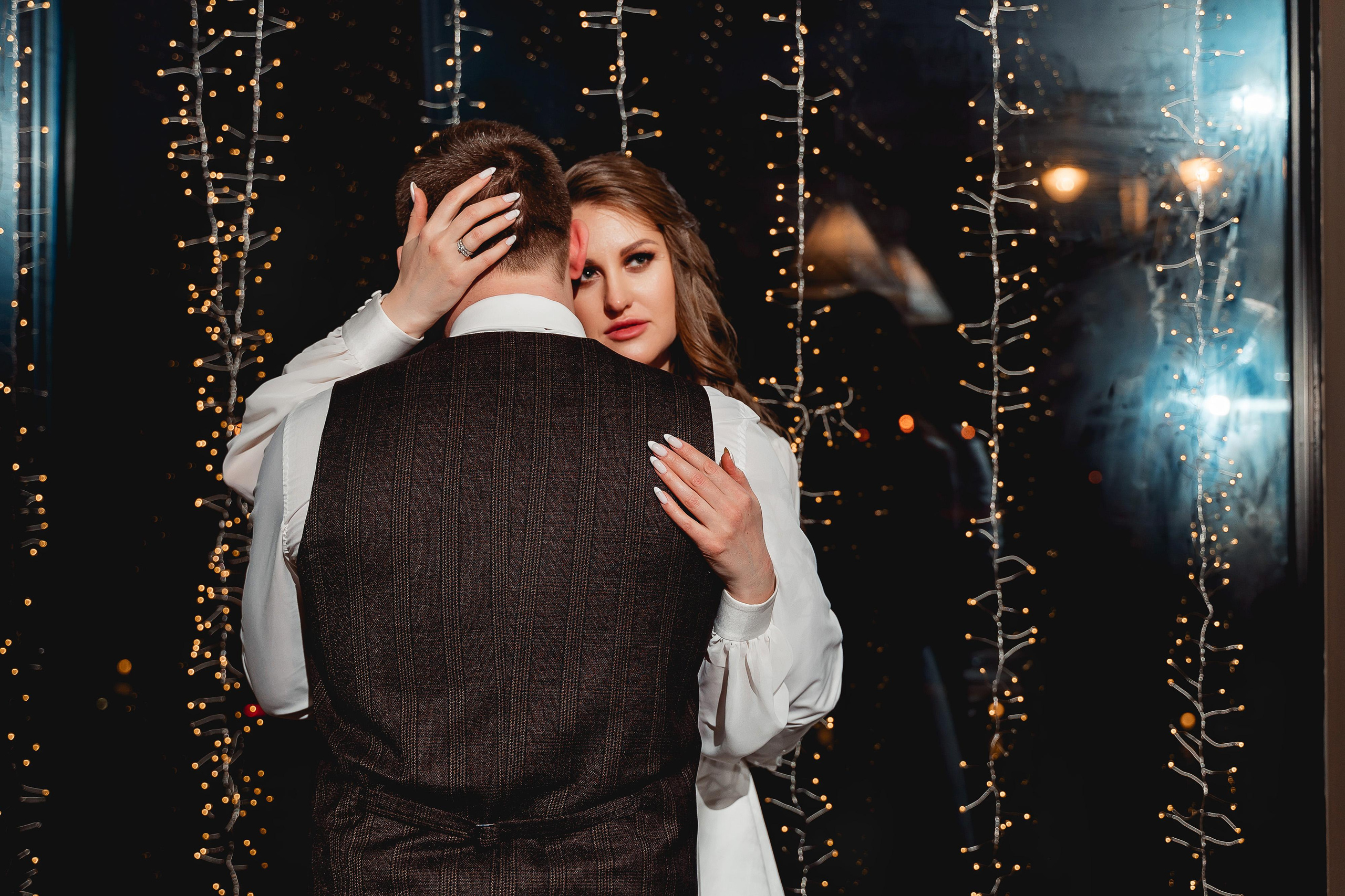 Свадебная фотосессия в Swissôtel Красные Холмы 5* для Нэлли и Ивана