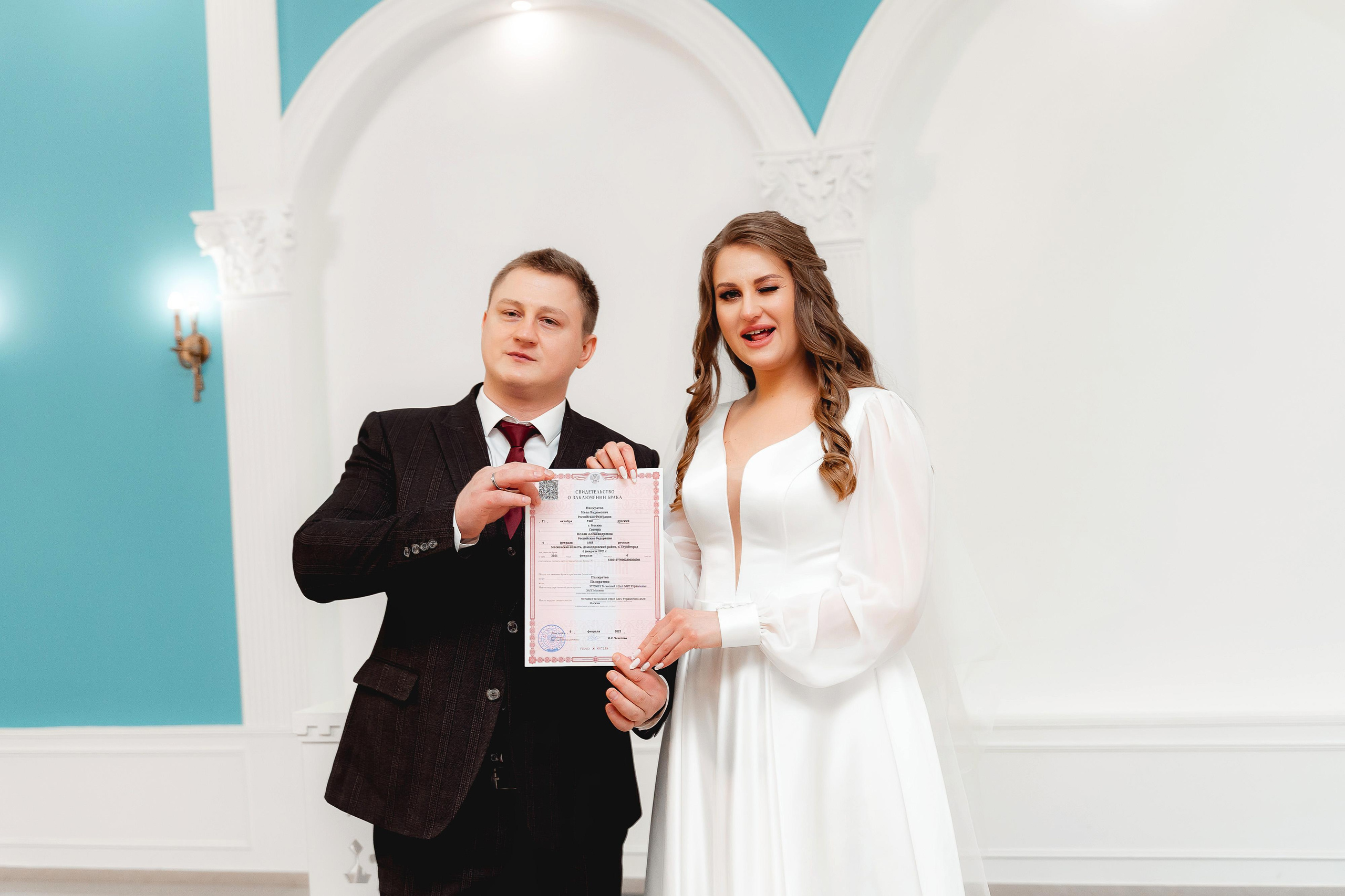 Свадебная фотосессия в Swissôtel Красные Холмы 5* для Нэлли и Ивана