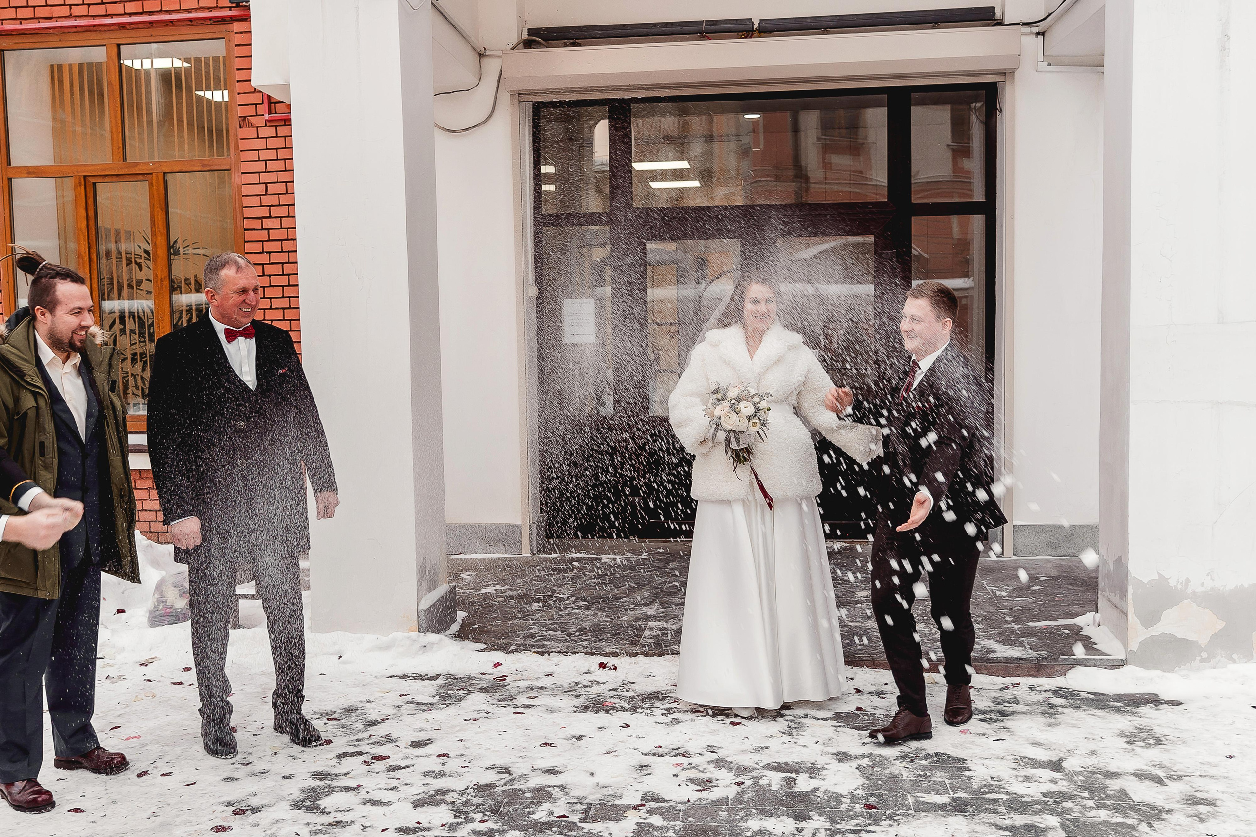 Свадебная фотосессия в Swissôtel Красные Холмы 5* для Нэлли и Ивана