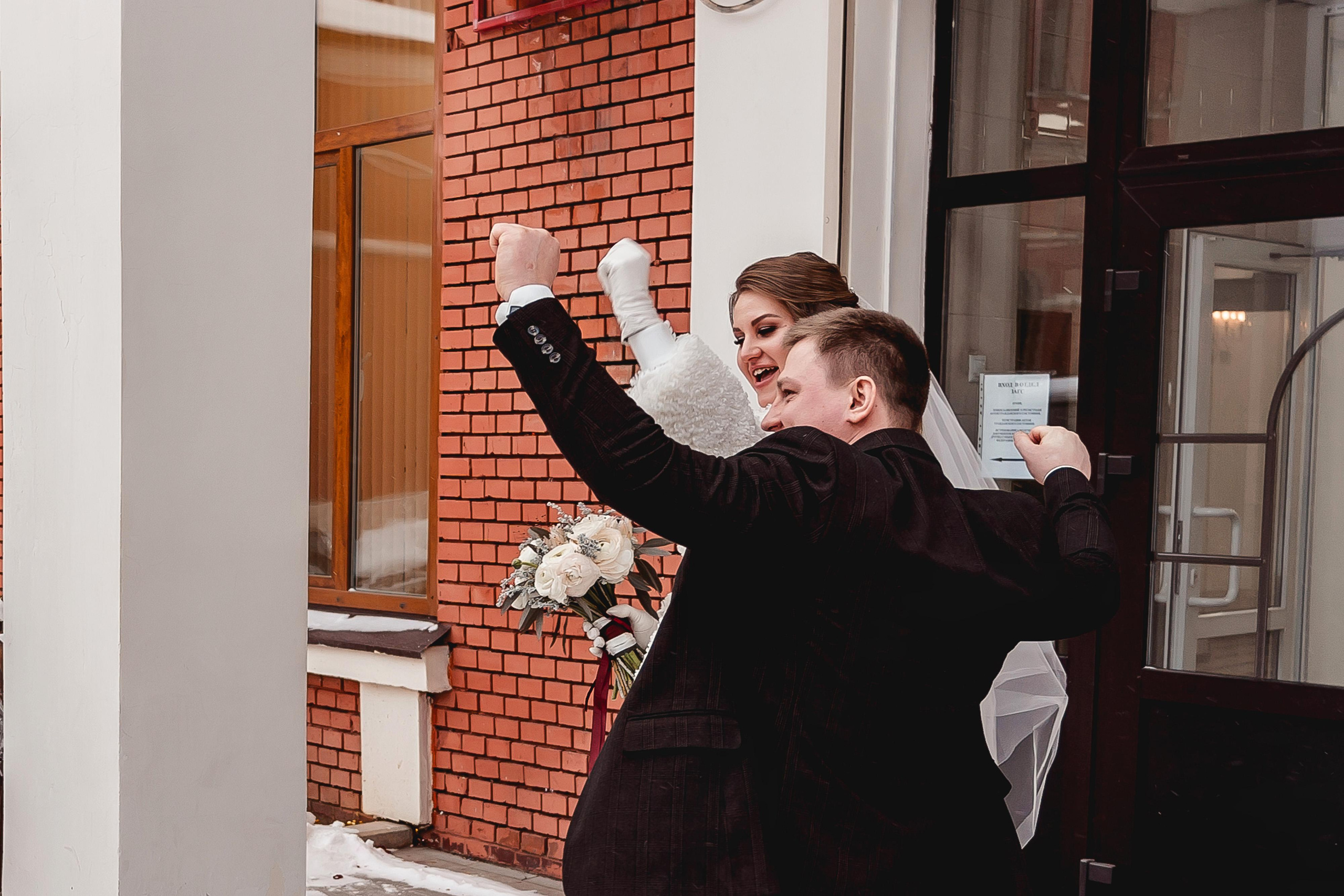 Свадебная фотосессия в Swissôtel Красные Холмы 5* для Нэлли и Ивана