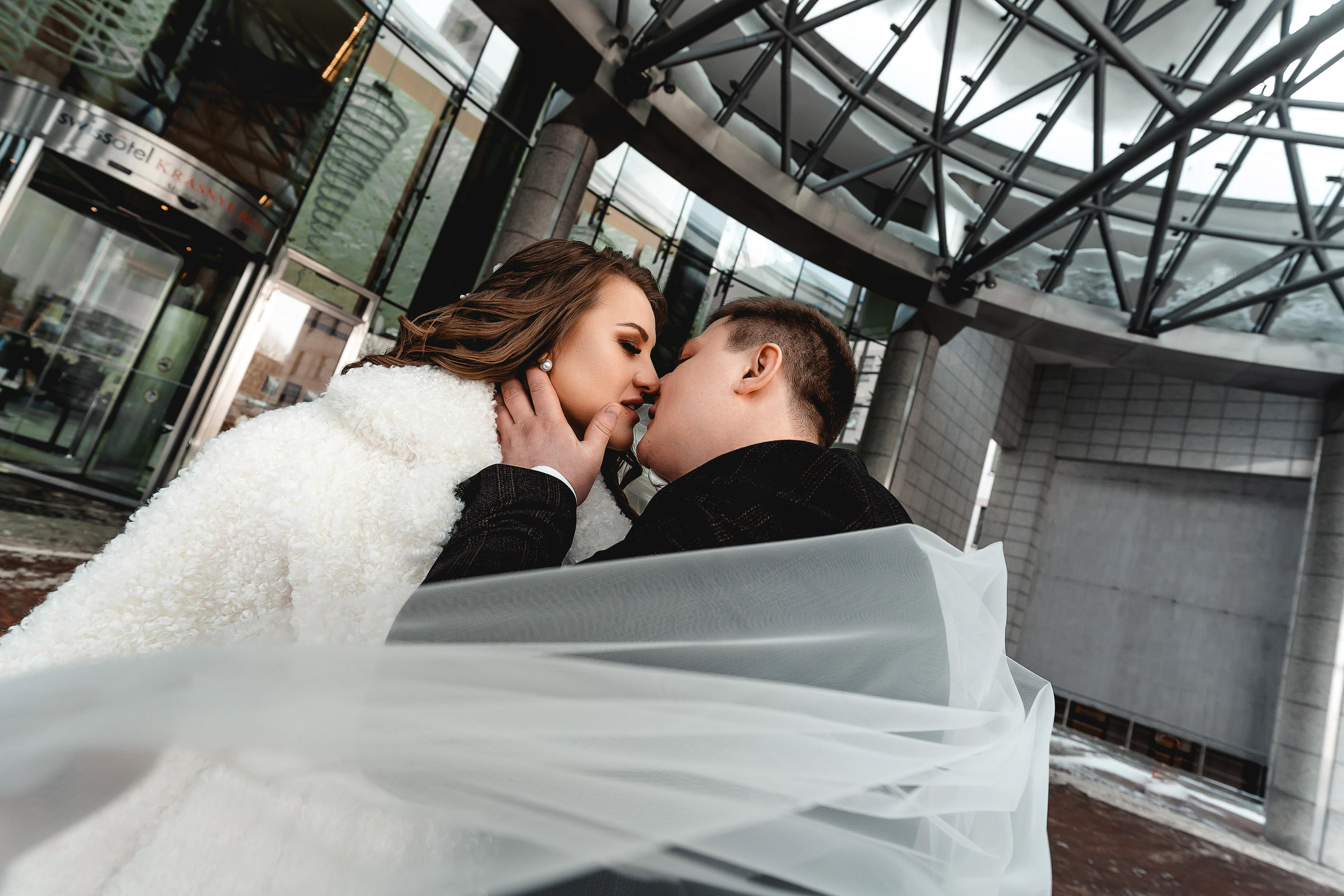 Свадебная фотосессия в Swissôtel Красные Холмы 5* для Нэлли и Ивана