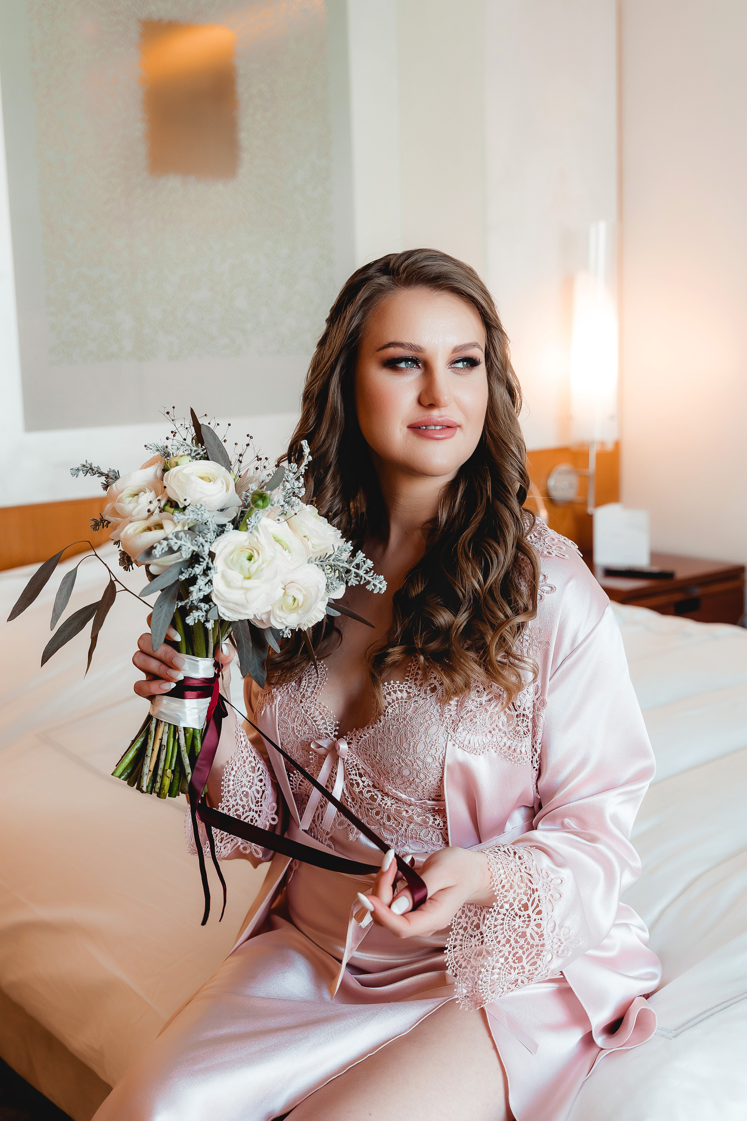 Свадебная фотосессия в Swissôtel Красные Холмы 5* для Нэлли и Ивана