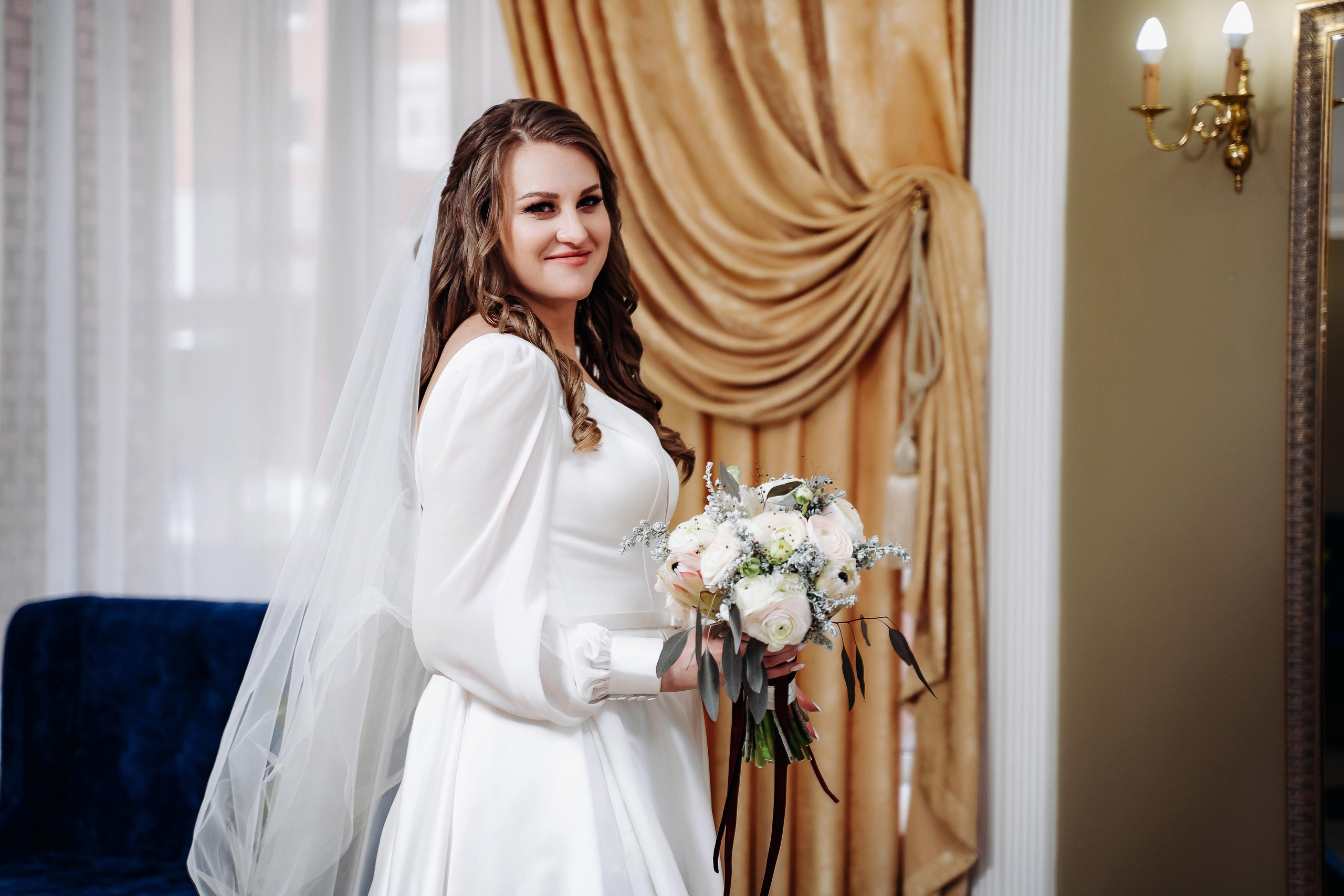 Свадебная фотосессия в Swissôtel Красные Холмы 5* для Нэлли и Ивана