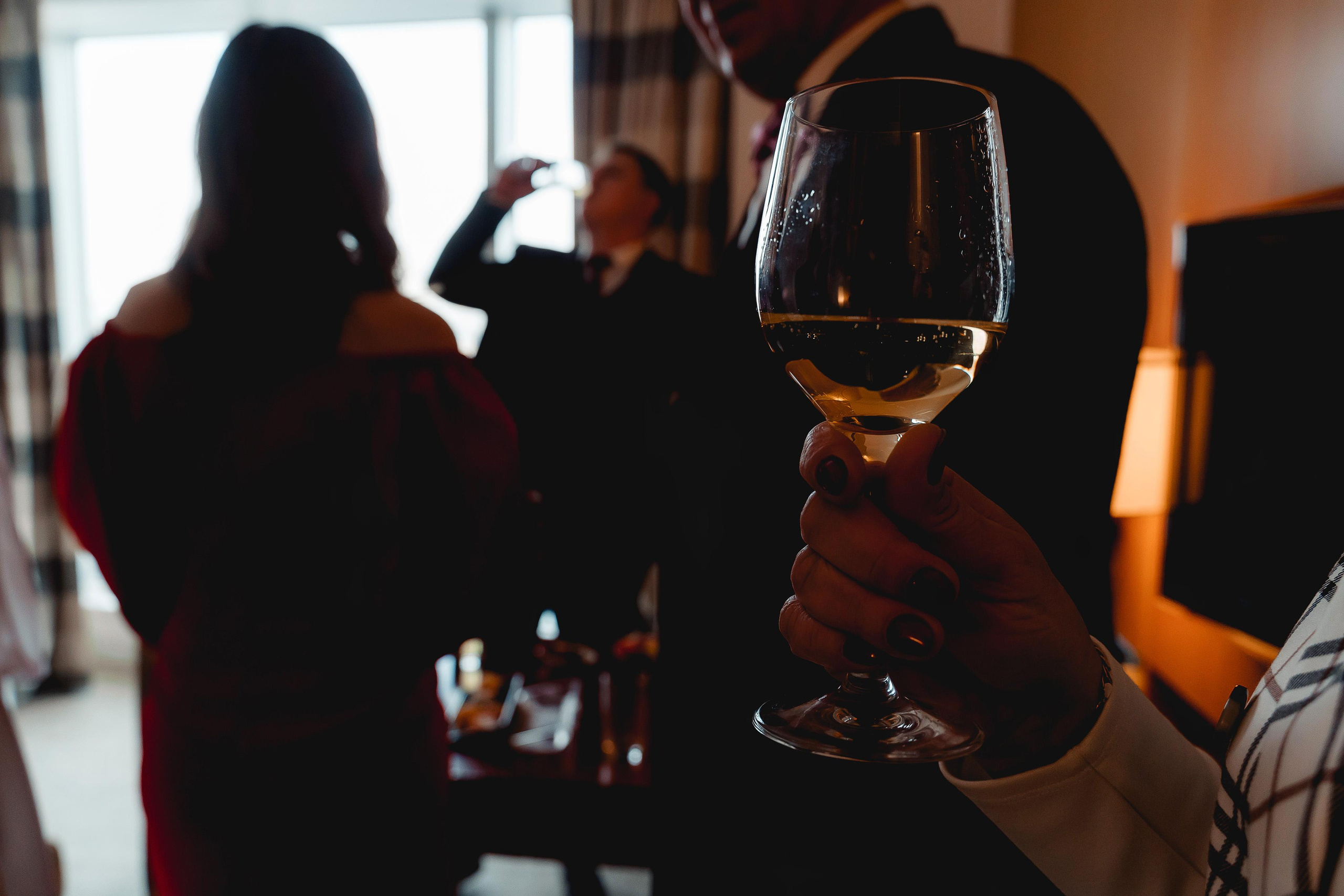 Свадебная фотосессия в Swissôtel Красные Холмы 5* для Нэлли и Ивана