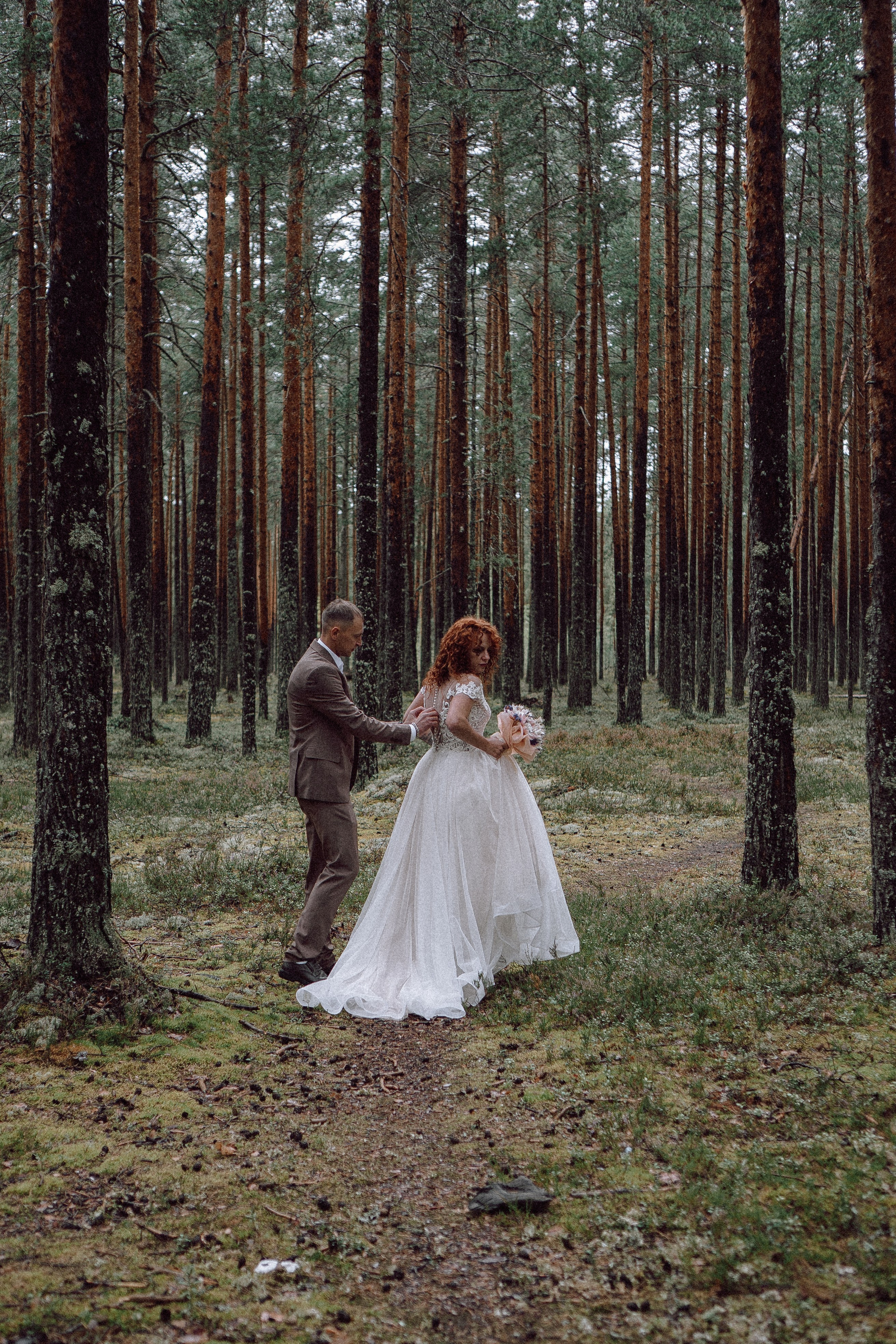СВАДЕБНАЯ ФОТОСЕССИИЯ ПАРЫ В ГОРОДЕ ПРИОЗЕРСК В СОСНОВОМ ЛЕСУ И С ПИКАПОМ. Профессиональный фотограф, Санкт-Петербург — Виктория Богомолова