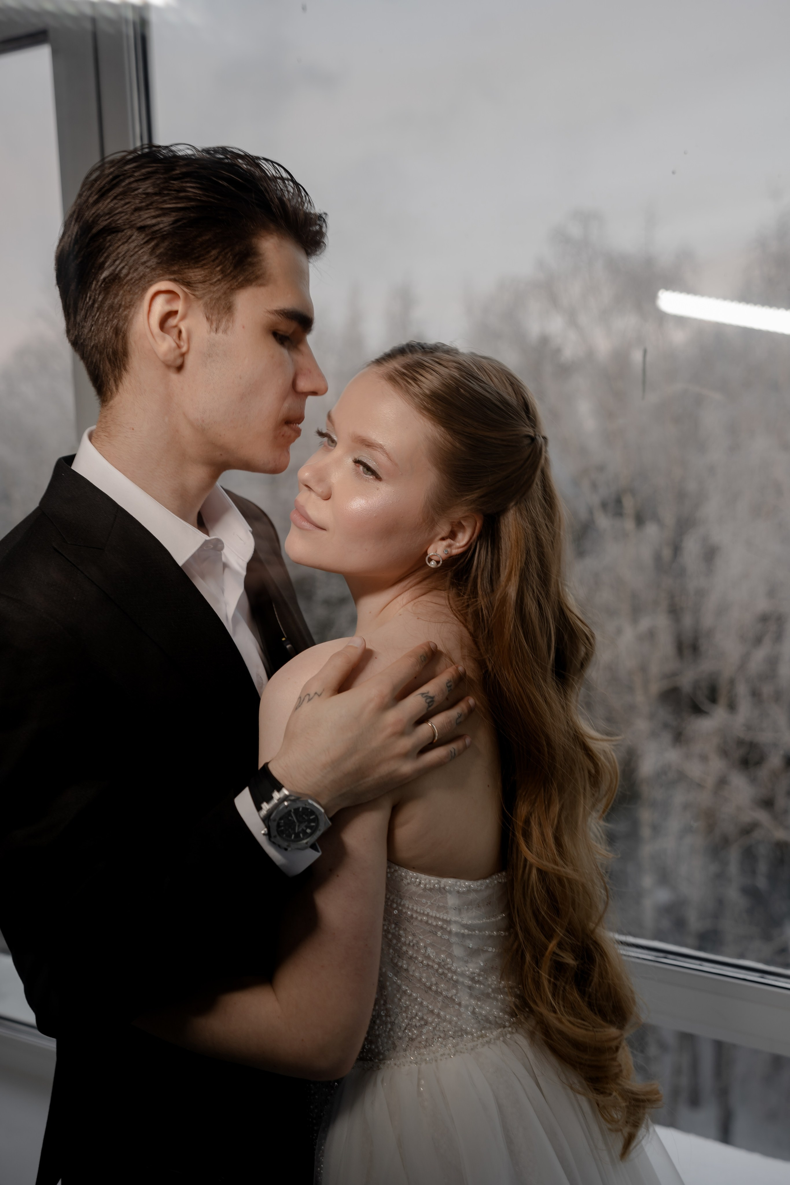 СВАДЕБНАЯ СЬЕМКА СБОРОВ В ОТЕЛЕ И ВЫЕЗД НА ЦЕРЕМОНИЮ (СНЯТО В СИБИРЕ В НИЖНЕВАРТОВСКЕ). Профессиональный фотограф, Санкт-Петербург — Виктория Богомолова