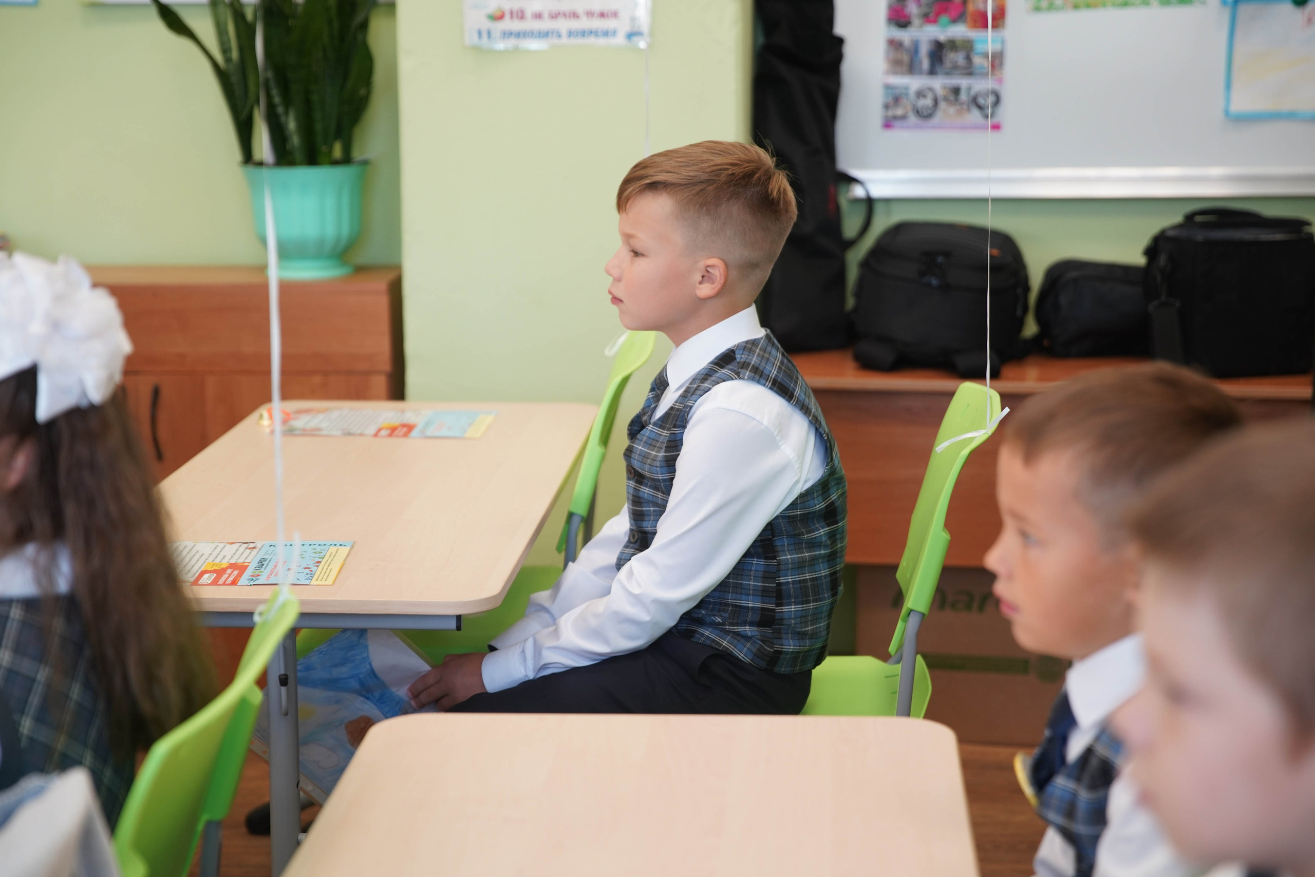 Первый класс линейка, в классе, портреты. Семейный и детский фотограф в Нижнем Новгороде