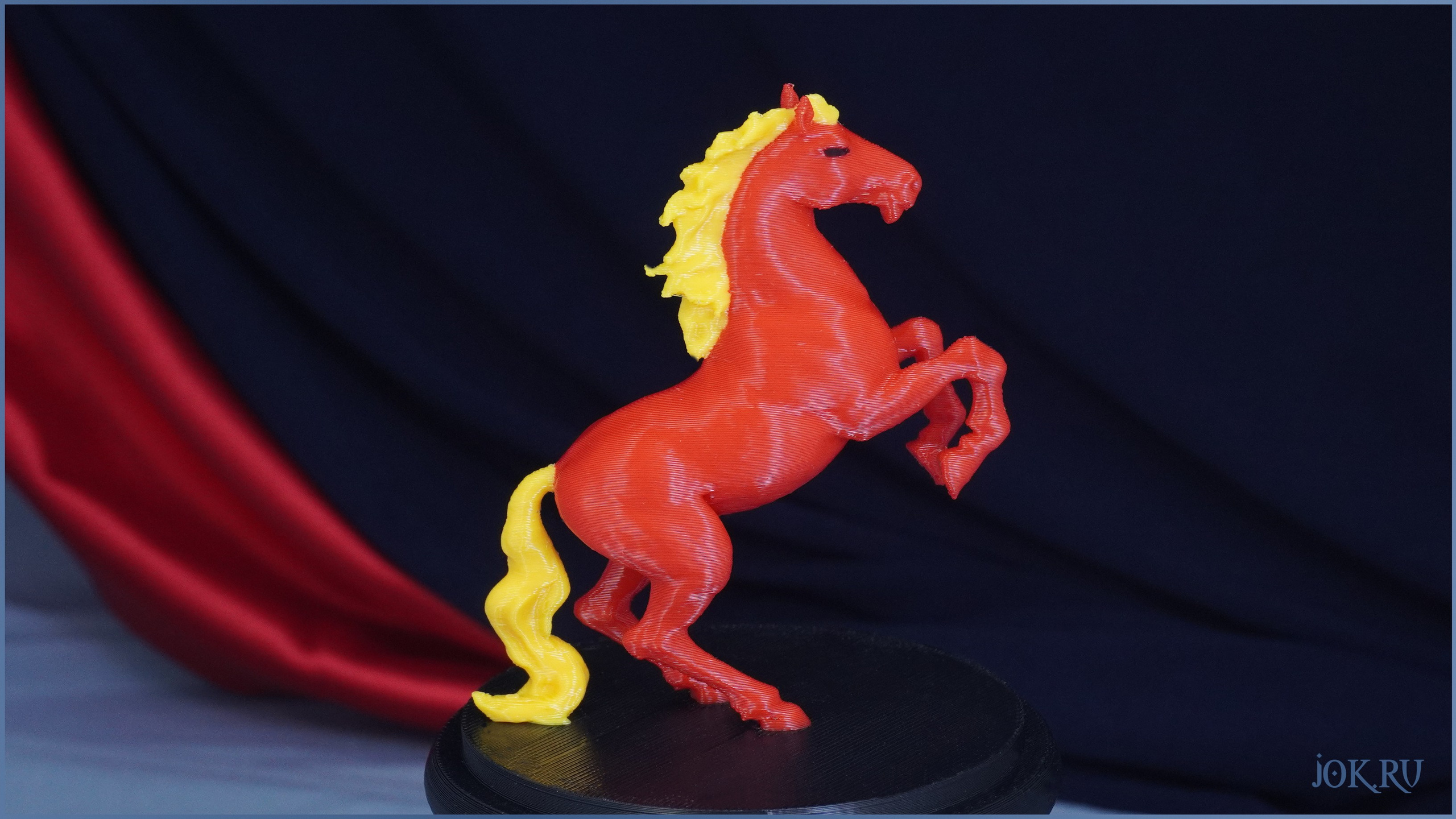 Статуэтка «Огненный конь» — красивый символический подарок на Новый год, воплощение мощи и целеустремлённости.