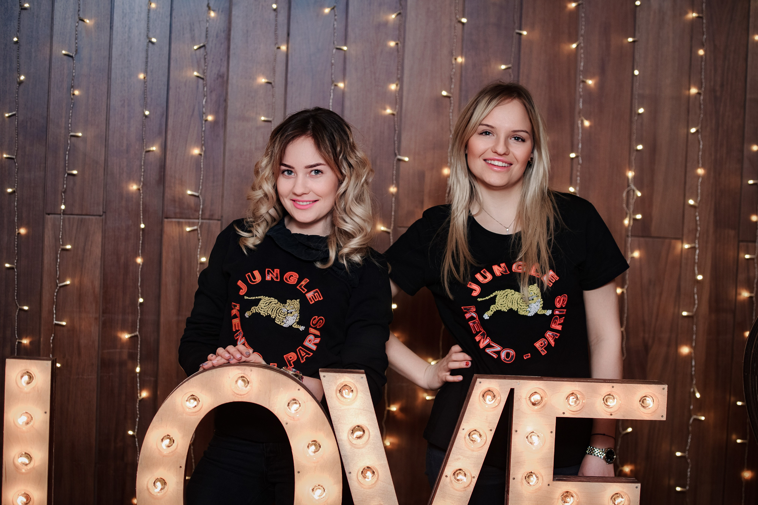 Выставочное мероприятие в Отеле Corinthia. Фотограф Алексей Лукин. Профессиональная фотосъёмка в Санкт-Петербурге. Обработка и Ретушь фотографий