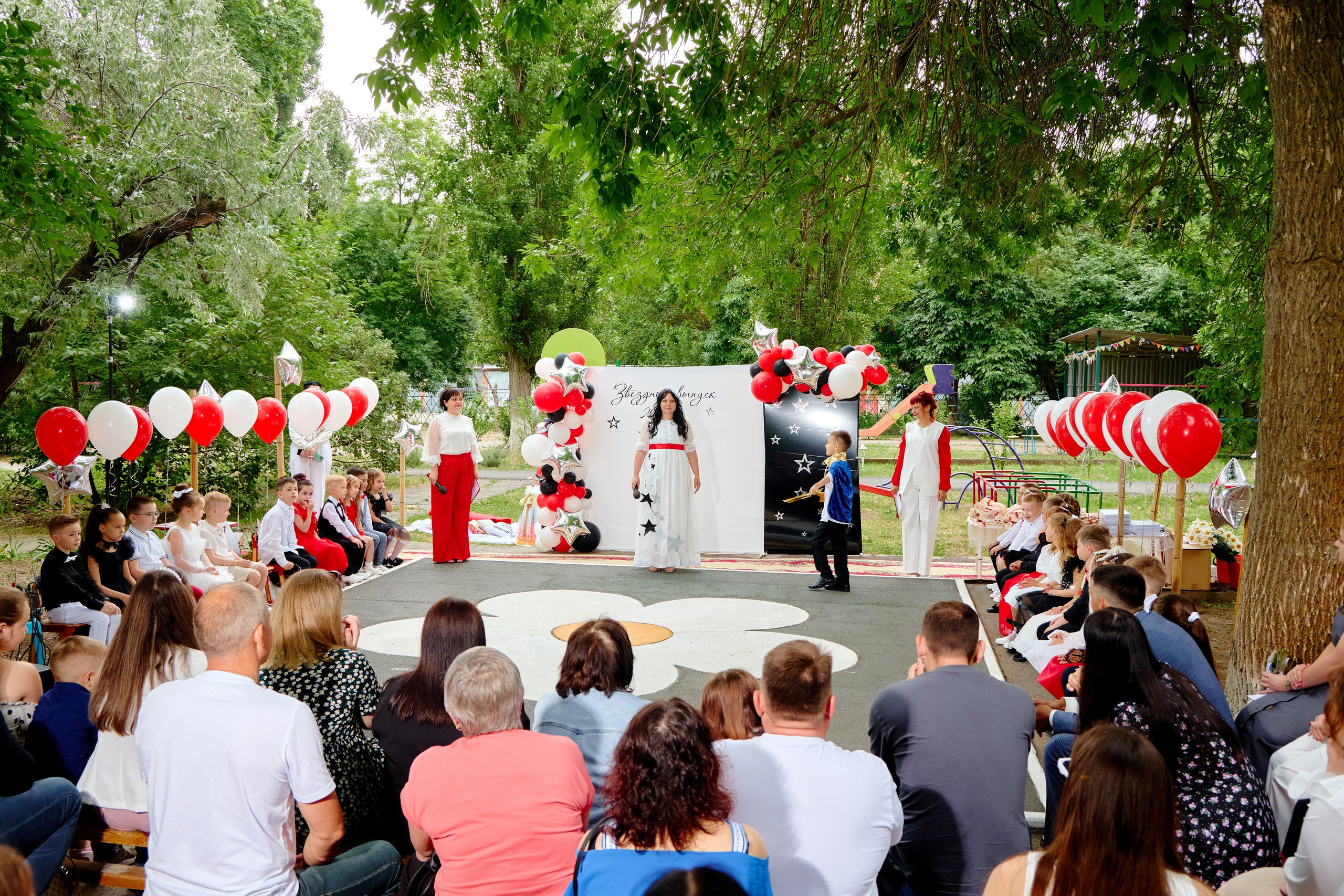 Выпускной 45 сад. Фотограф Выпускные альбомы Таганрог Сергей Коробченко