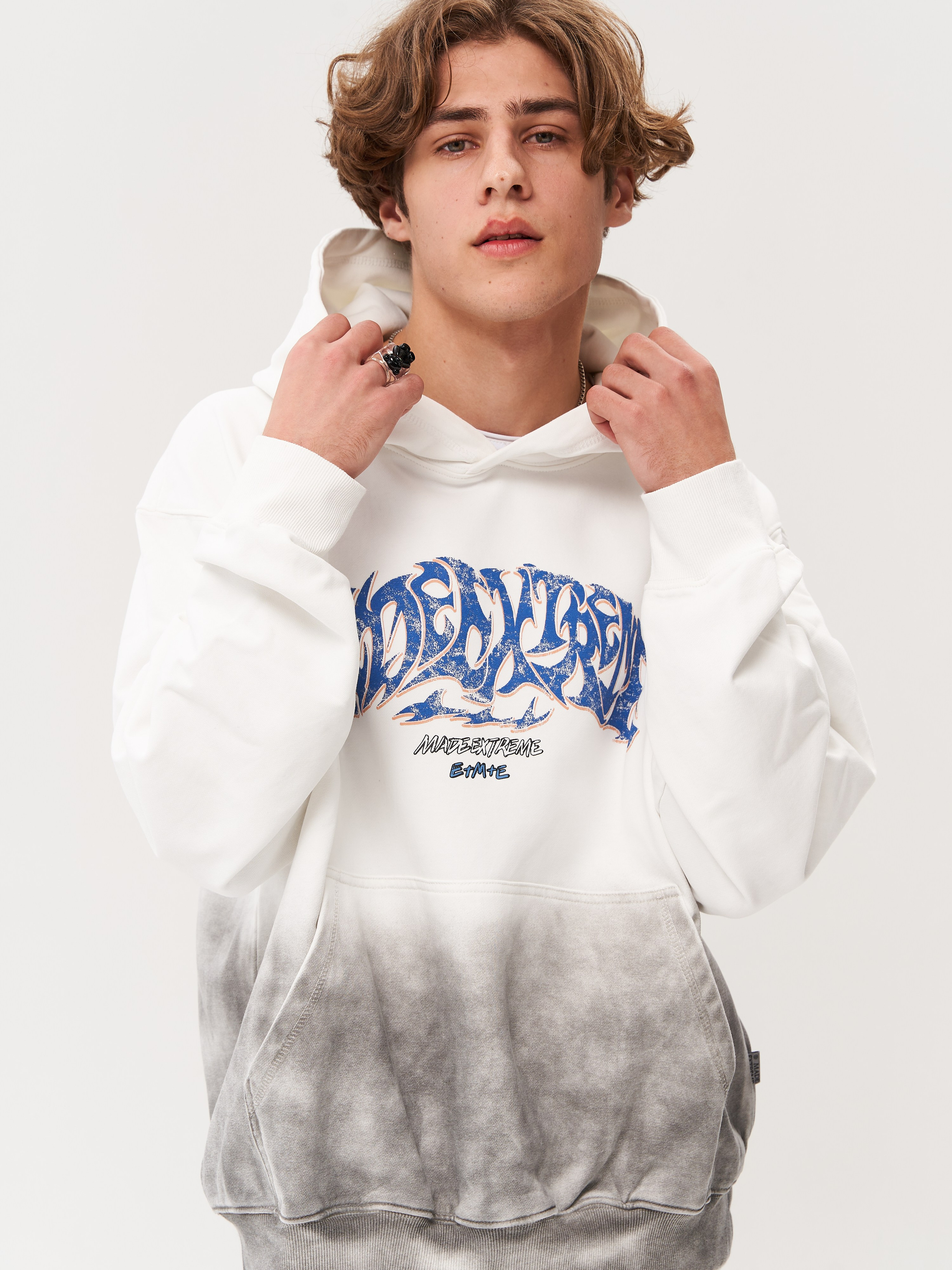 Друзья. Фотограф для маркетплейсов в Москве