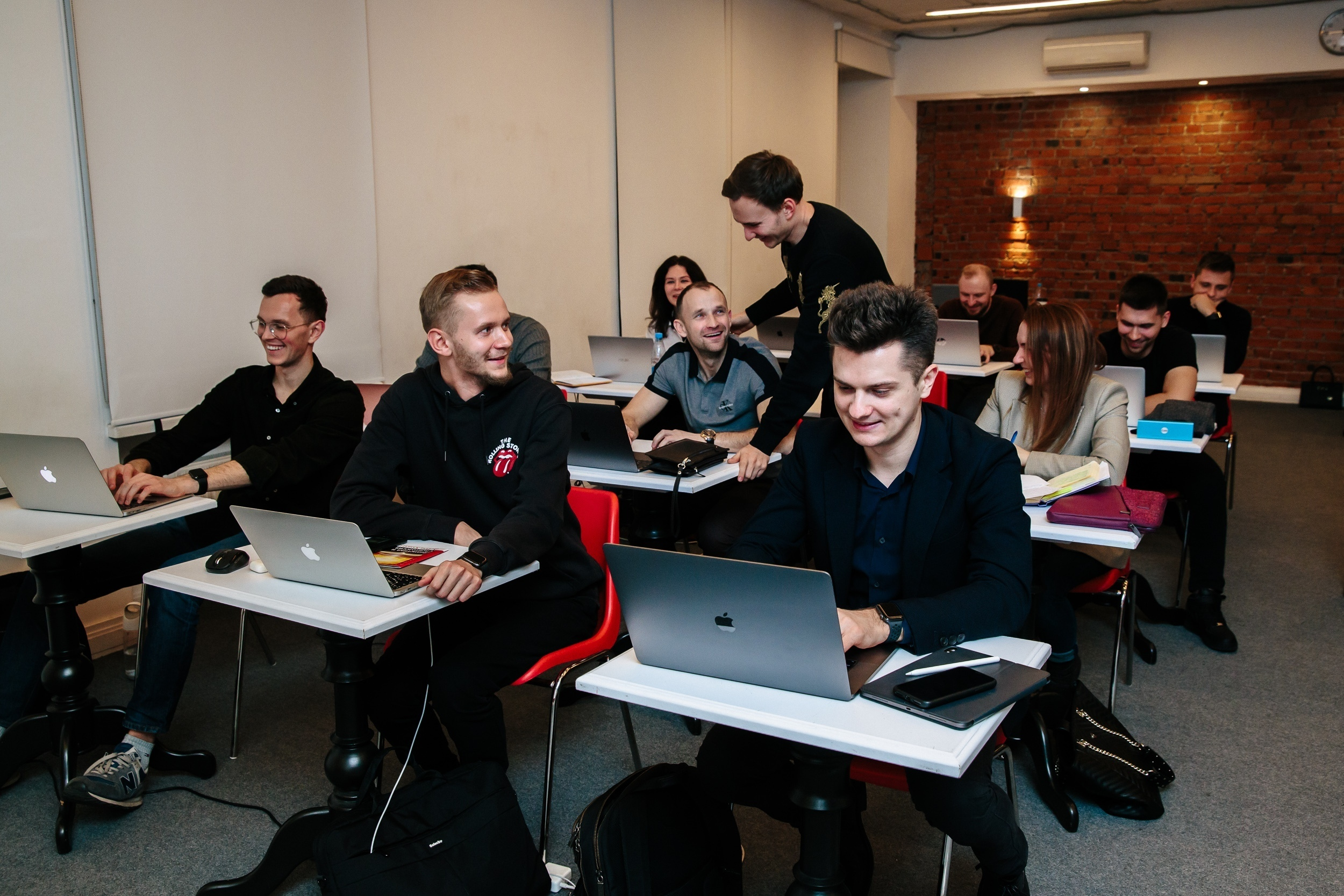 Фотограф на конференцию, тренинг, мастер-класс в СПб. Репортажная фотосъемка праздников и мероприятий в Санкт-Петербурге