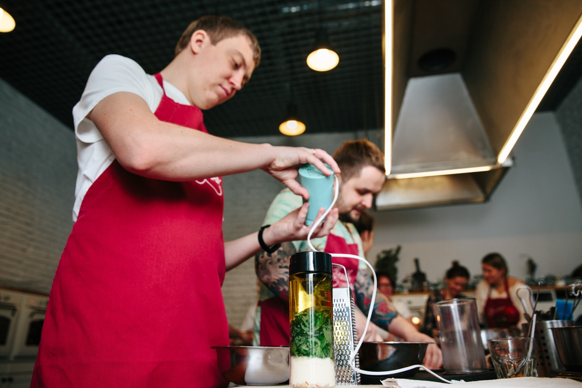 Фотография кулинарная студия кулинарный мастер-класс приготовление соуса