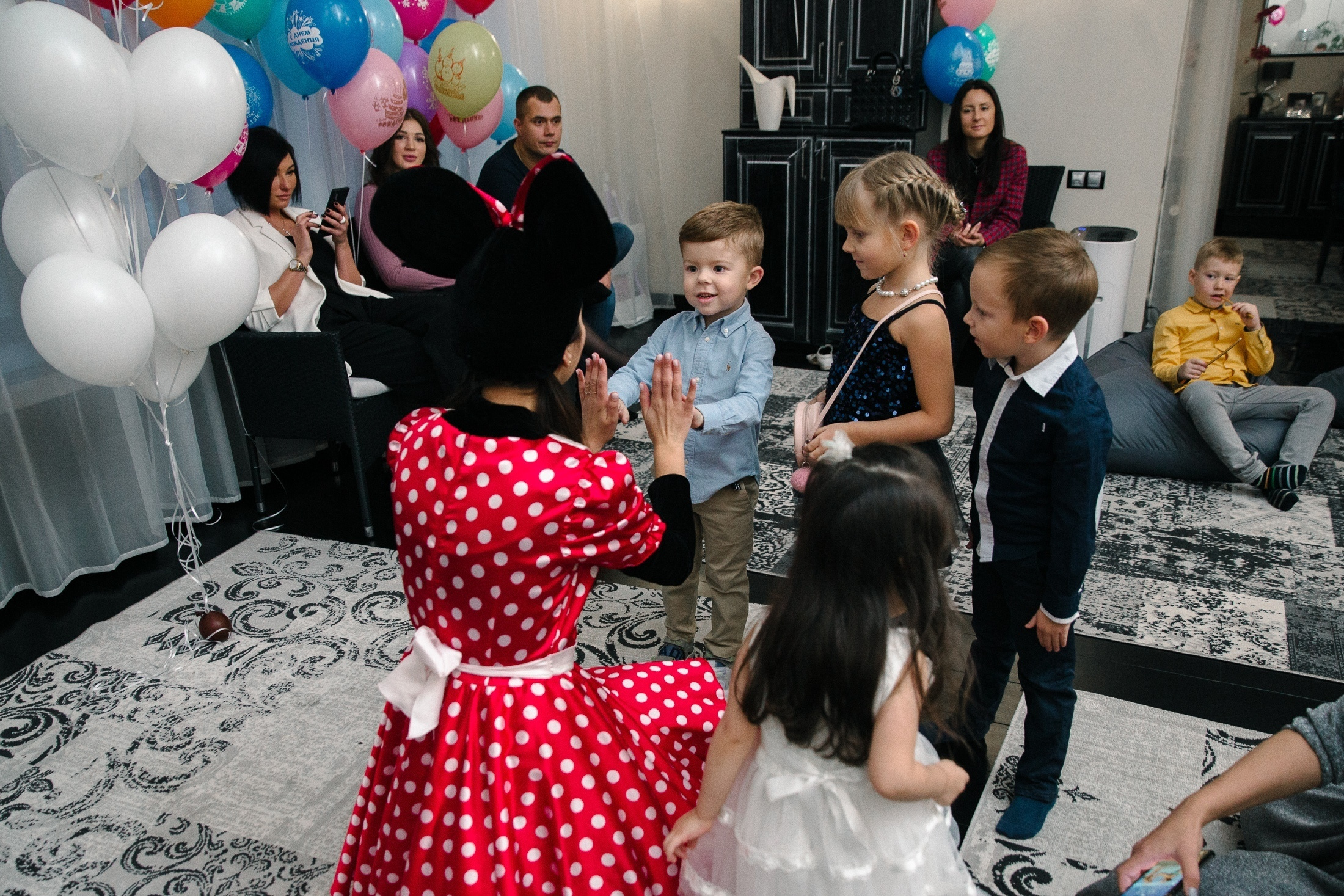 фотография детский день рождения ребенка дома аниматор микки маус
