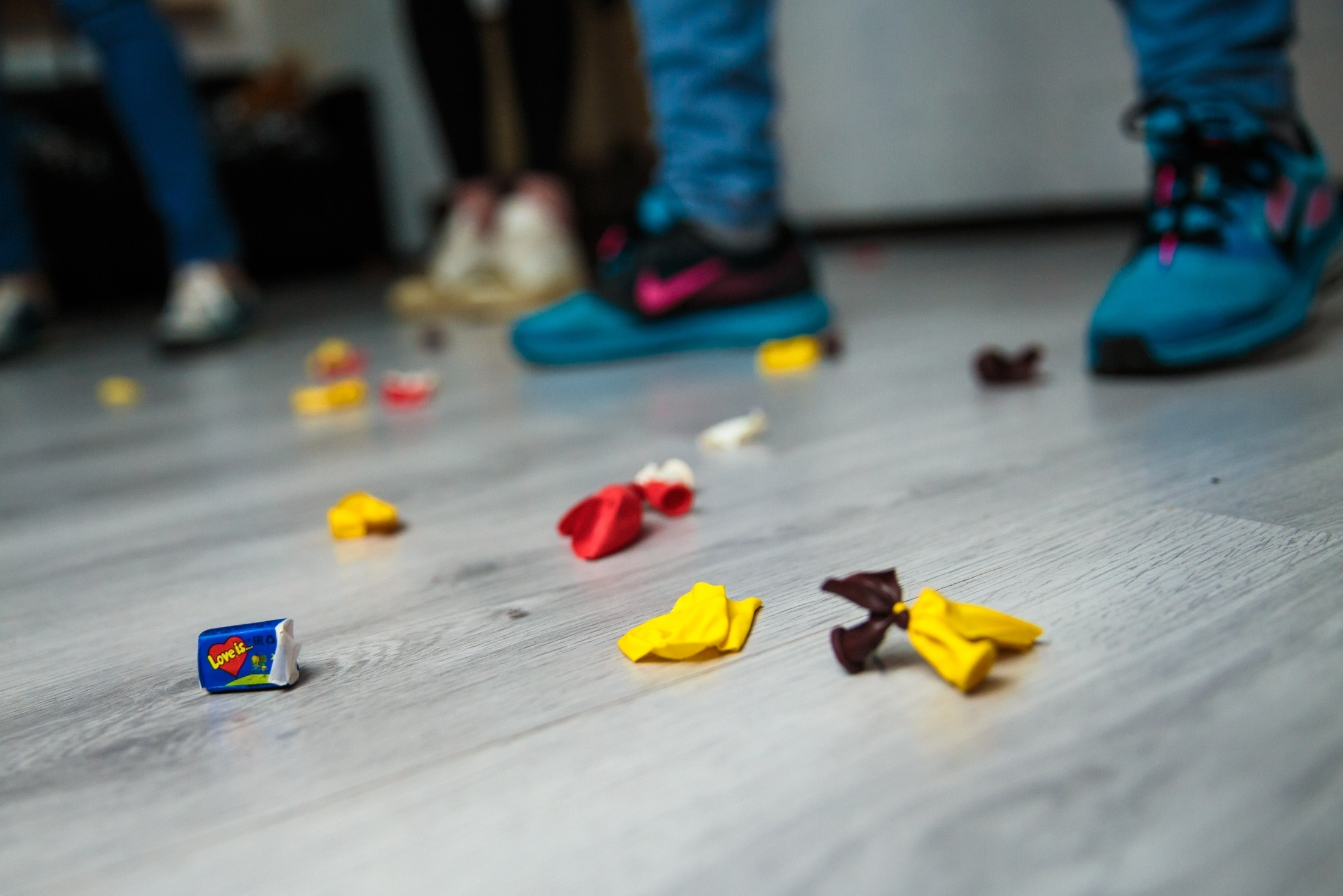 Фотография девичник вечеринка 90х годов фотозона с шарами