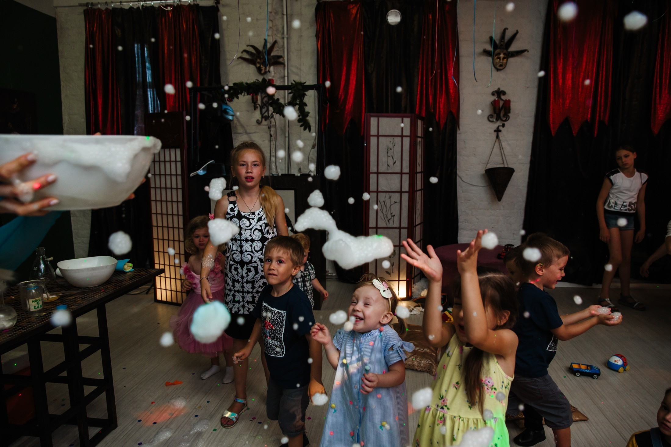 фотография детский день рождения ребенка аниматор холодное сердце эльза научное шоу сухой лед