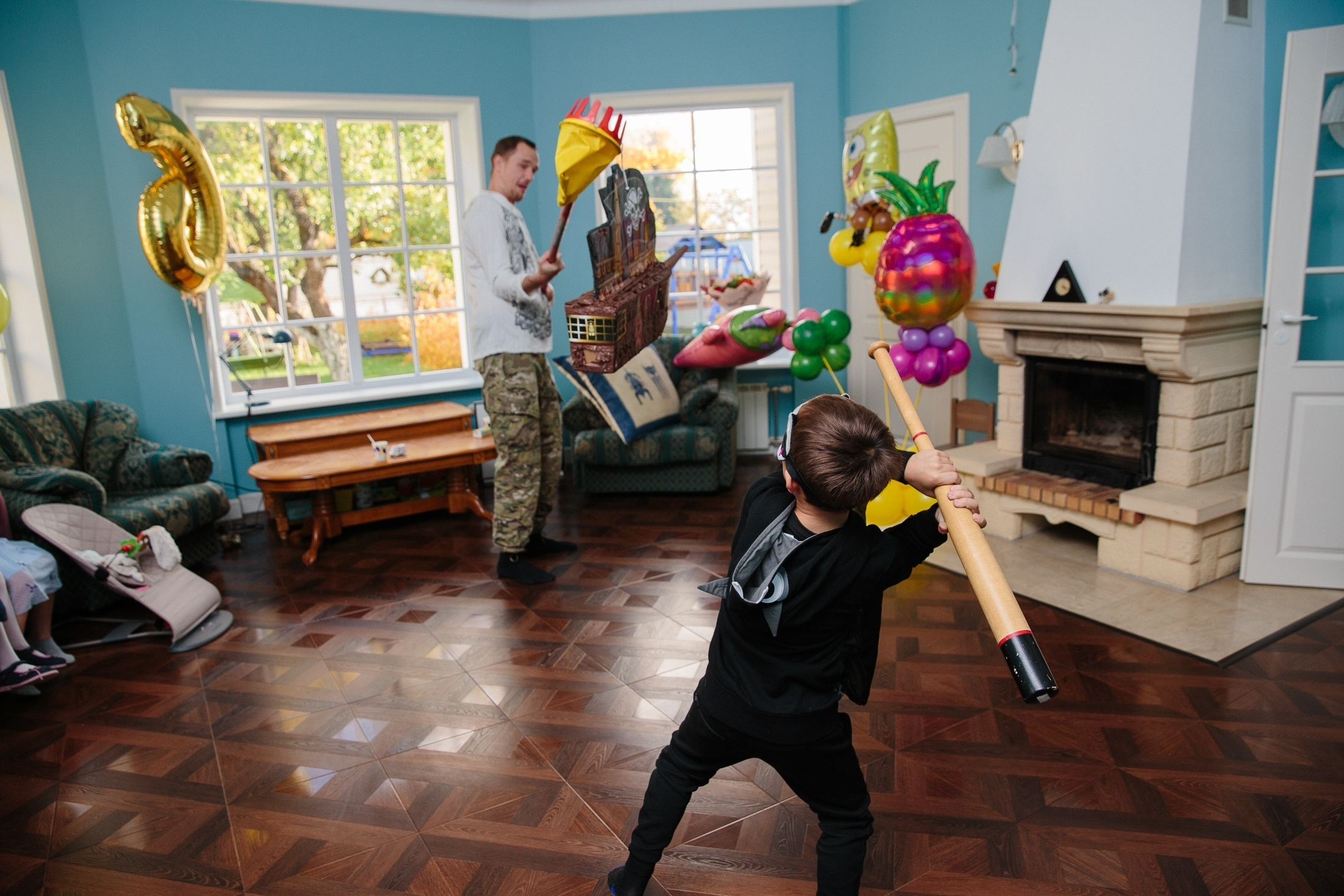 фотография детский день рождения ребенка дома пиньята