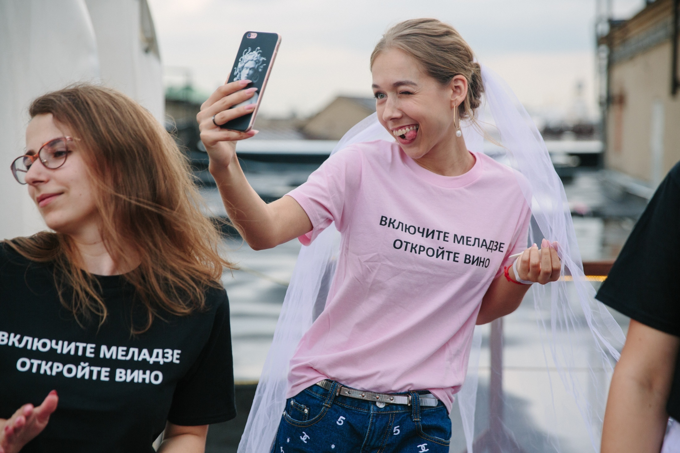 Фотография Девичник на крыше Петербург невеста