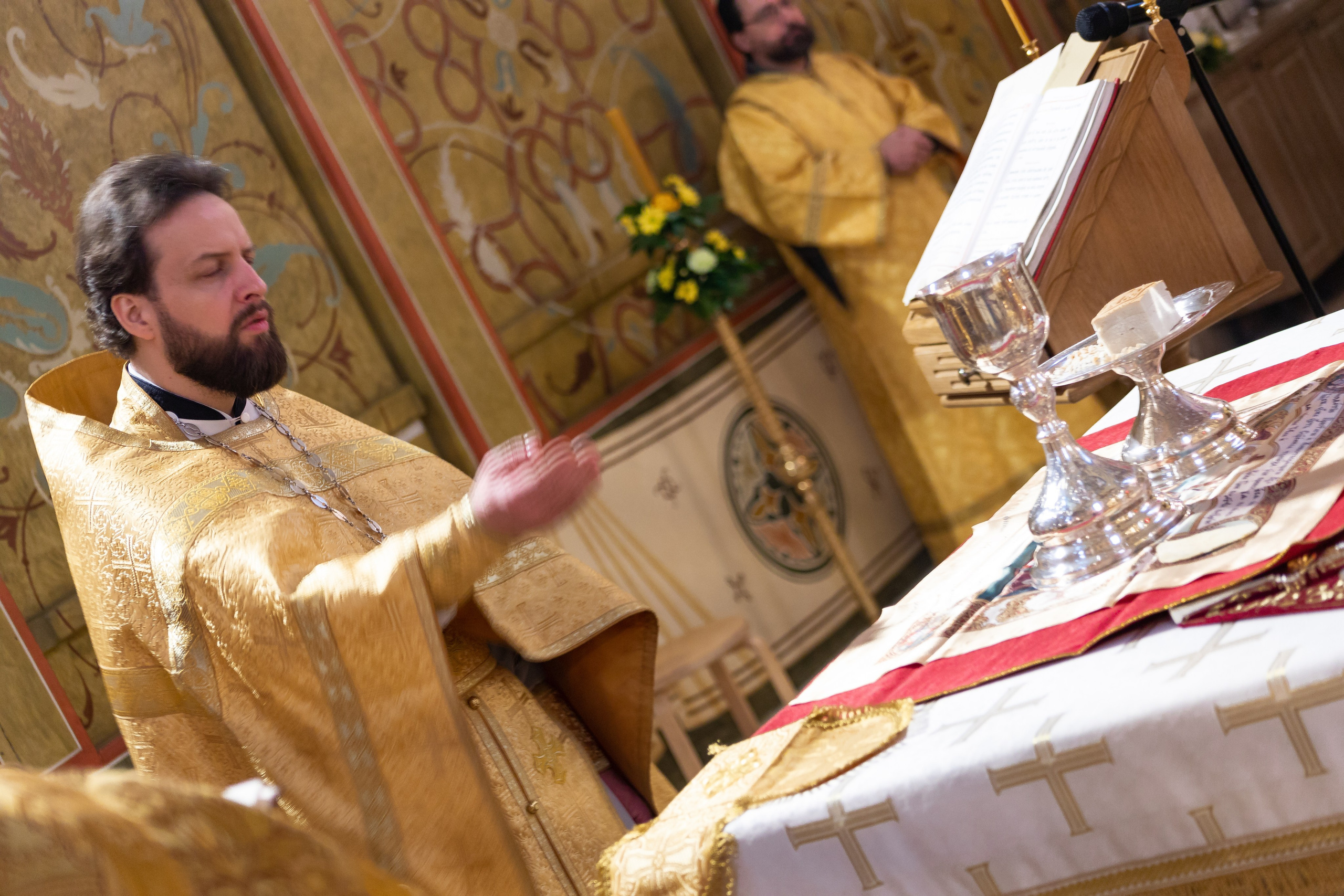 Праздничное богослужение Святителю Николаю 19 декабря. Интерьерный фотограф в Москве Роман Потапов