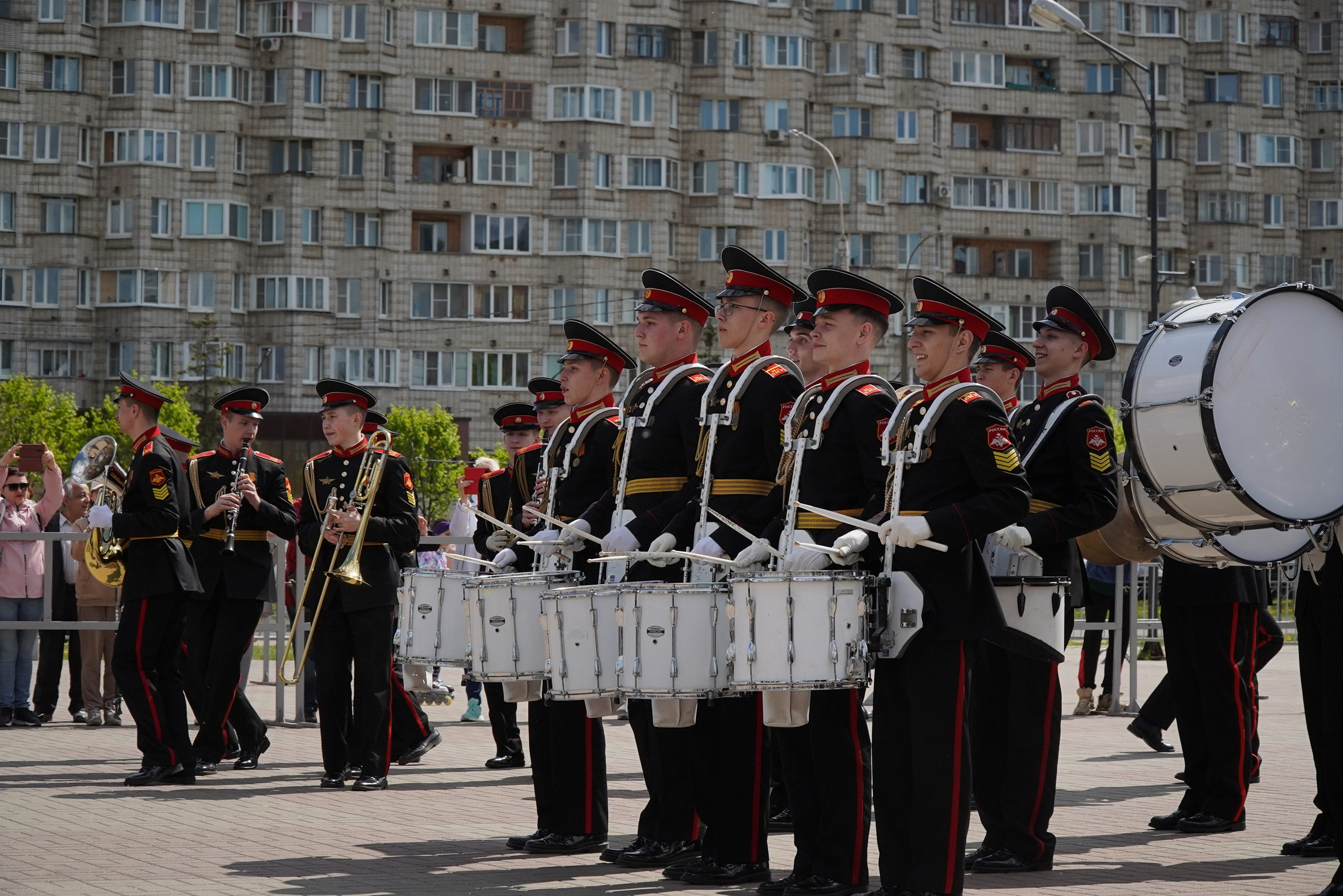 ВЫСТУПЛЕНИЕ ВОЕННОГО ОРКЕСТРА. Фотограф Наталья Погодина в г. Обнинске