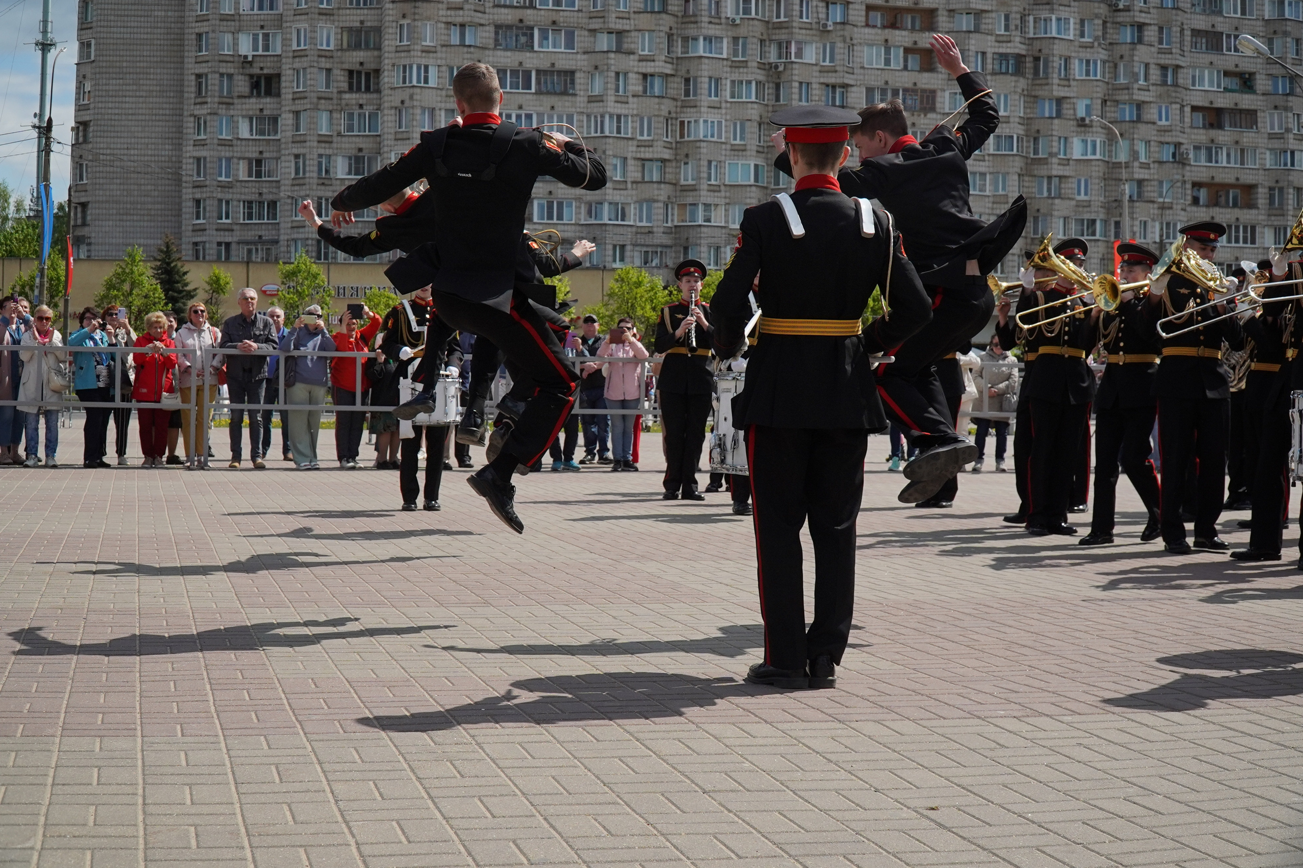 ВЫСТУПЛЕНИЕ ВОЕННОГО ОРКЕСТРА. Фотограф Наталья Погодина в г. Обнинске