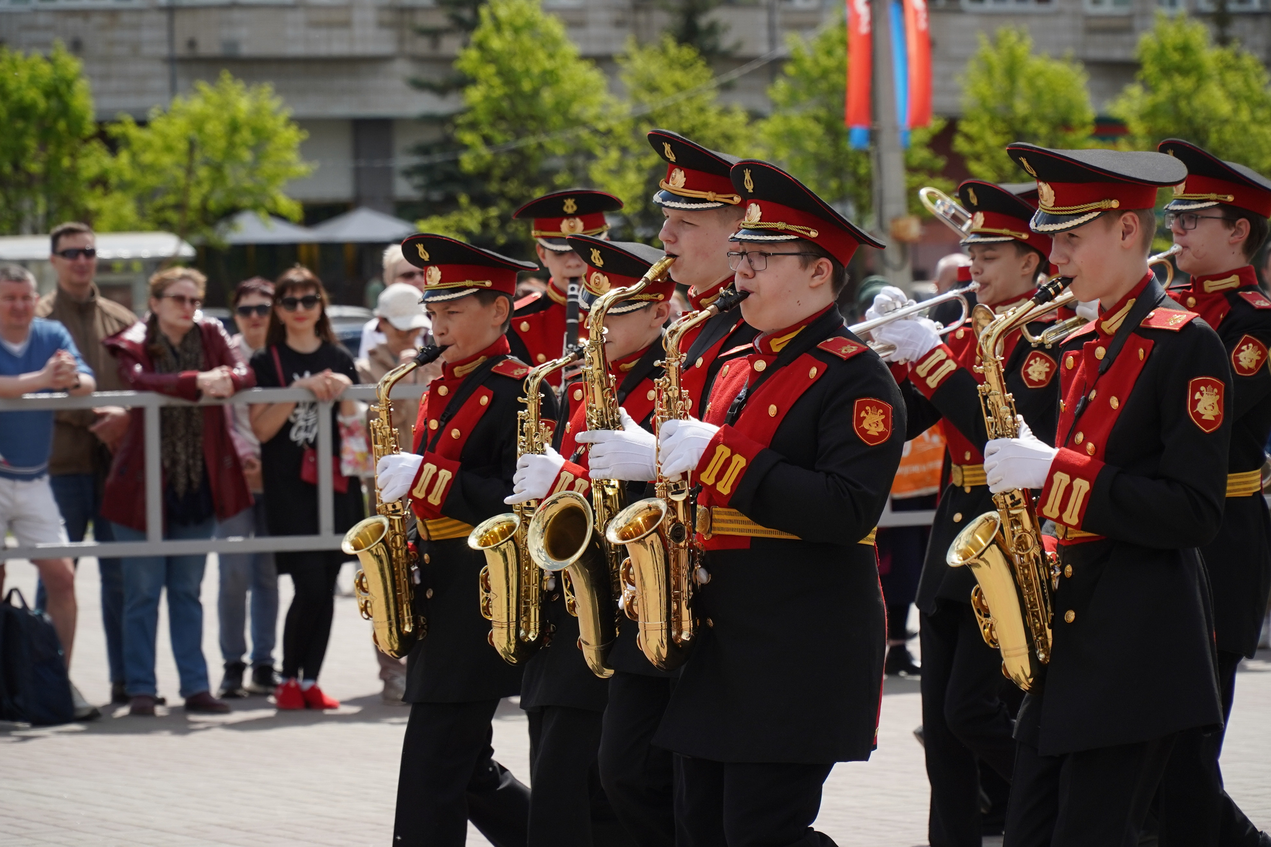 ВЫСТУПЛЕНИЕ ВОЕННОГО ОРКЕСТРА. Фотограф Наталья Погодина в г. Обнинске