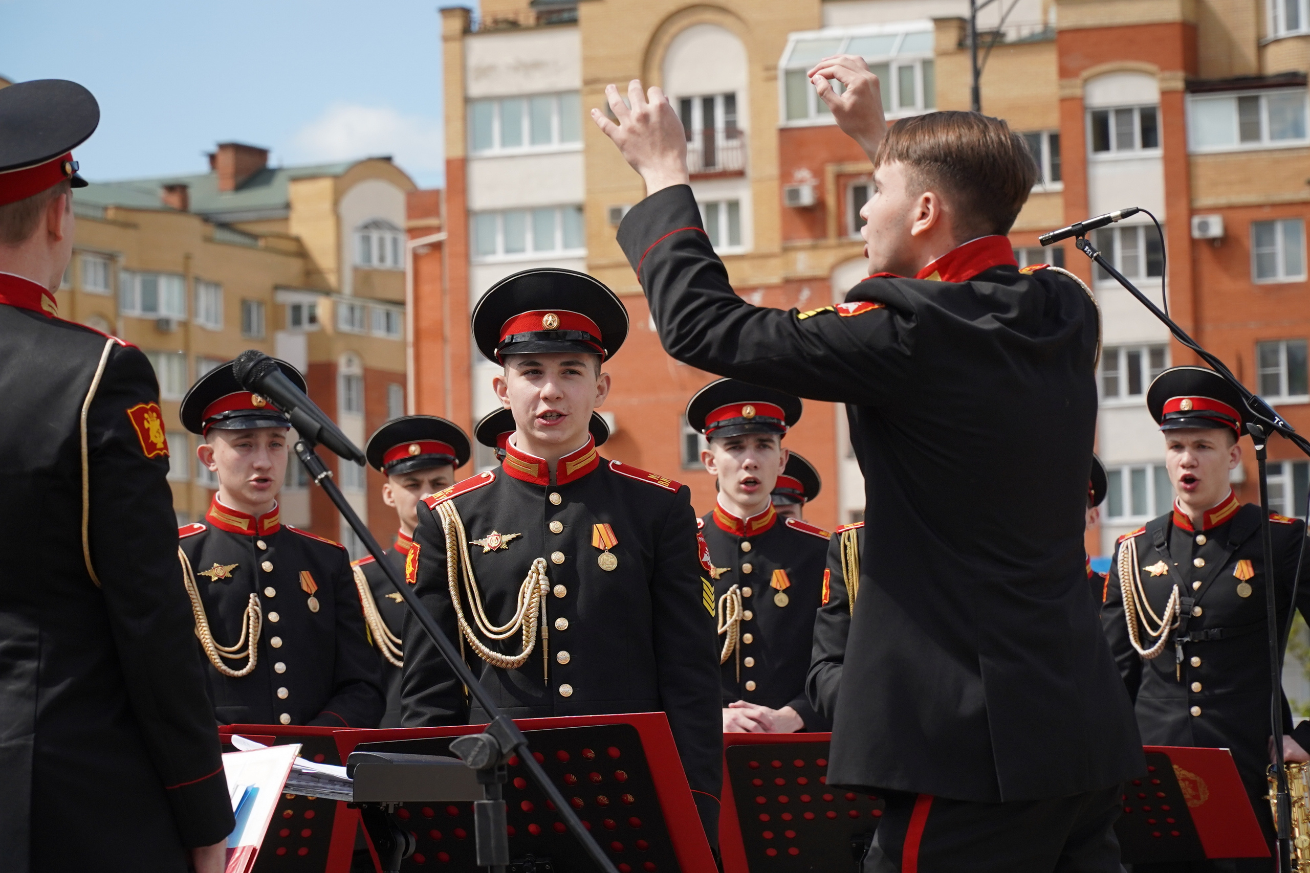 ВЫСТУПЛЕНИЕ ВОЕННОГО ОРКЕСТРА. Фотограф Наталья Погодина в г. Обнинске