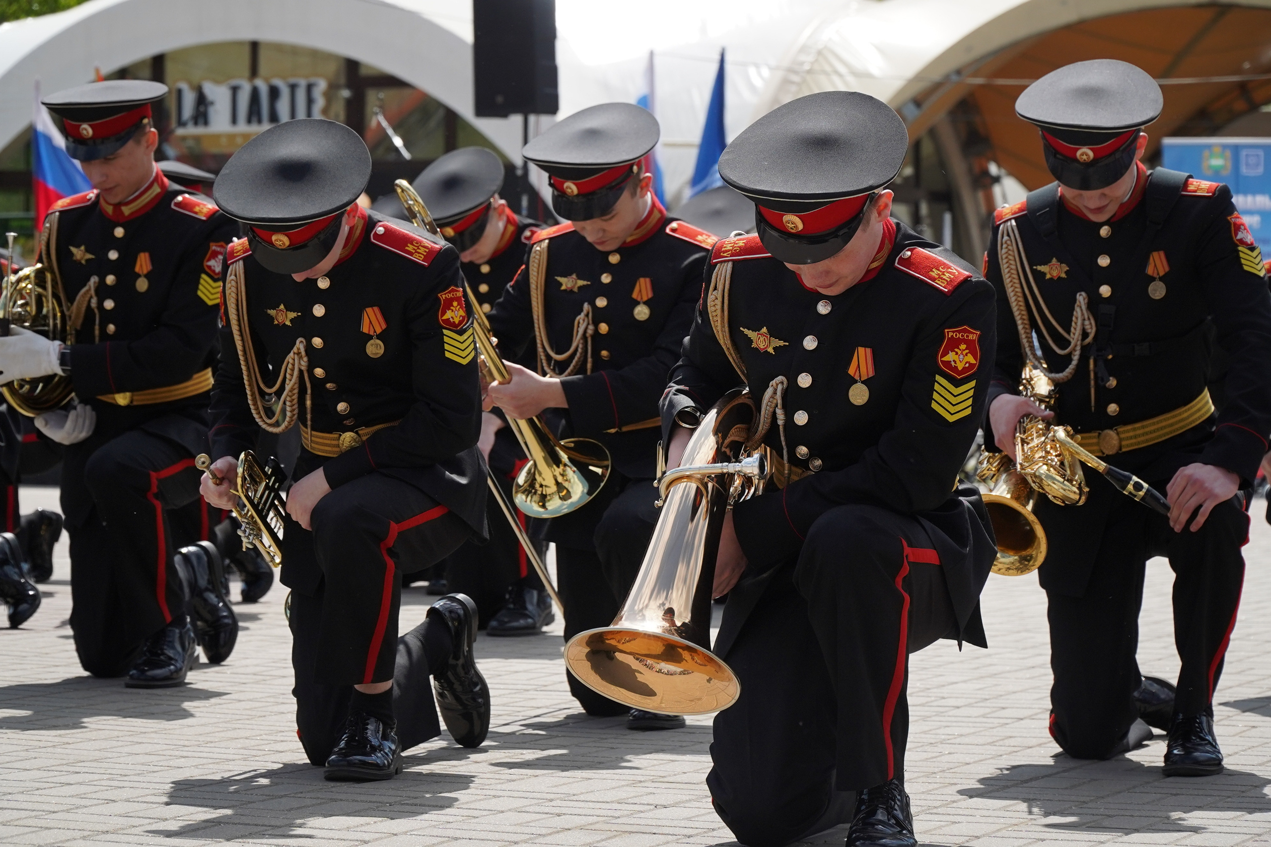 ВЫСТУПЛЕНИЕ ВОЕННОГО ОРКЕСТРА. Фотограф Наталья Погодина в г. Обнинске