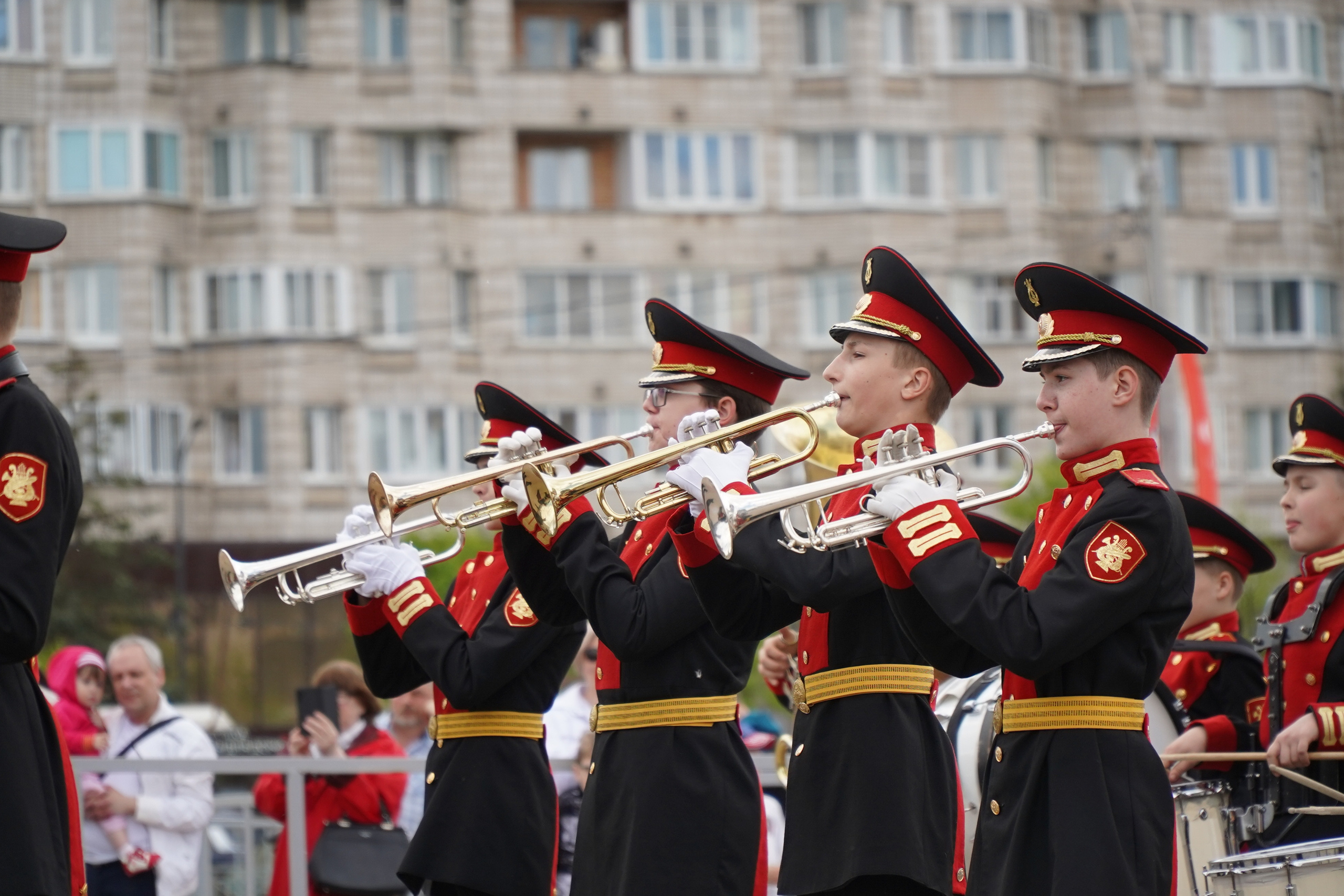 ВЫСТУПЛЕНИЕ ВОЕННОГО ОРКЕСТРА. Фотограф Наталья Погодина в г. Обнинске