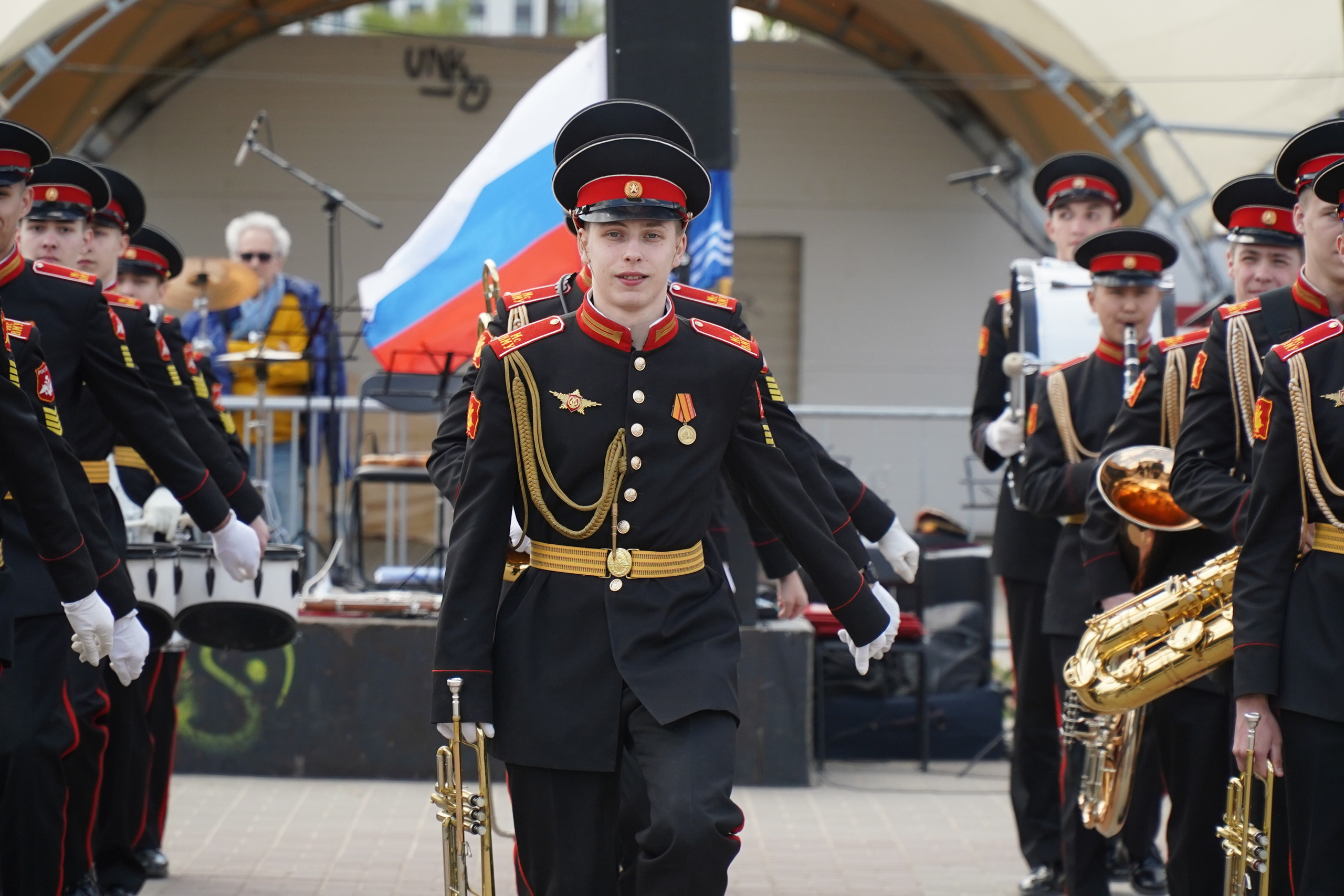 ВЫСТУПЛЕНИЕ ВОЕННОГО ОРКЕСТРА. Фотограф Наталья Погодина в г. Обнинске