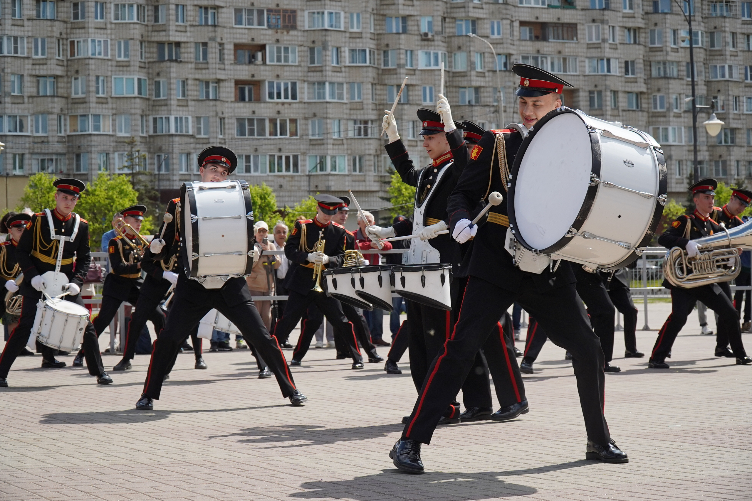 ВЫСТУПЛЕНИЕ ВОЕННОГО ОРКЕСТРА. Фотограф Наталья Погодина в г. Обнинске