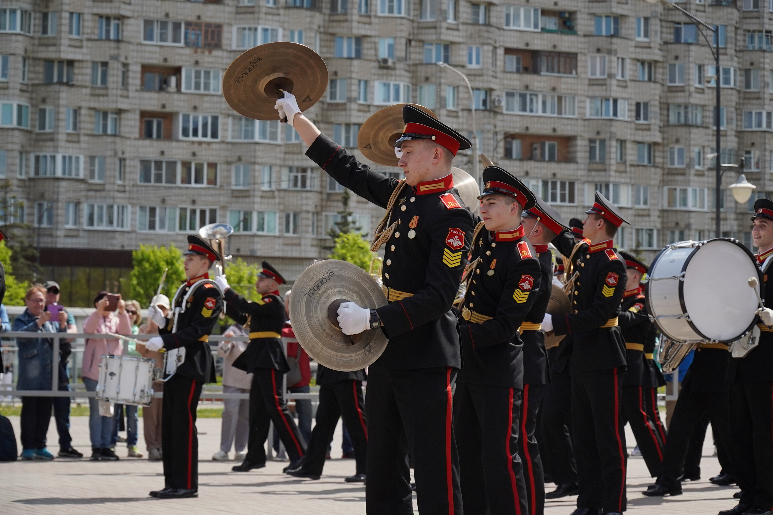 ВЫСТУПЛЕНИЕ ВОЕННОГО ОРКЕСТРА. Фотограф Наталья Погодина в г. Обнинске