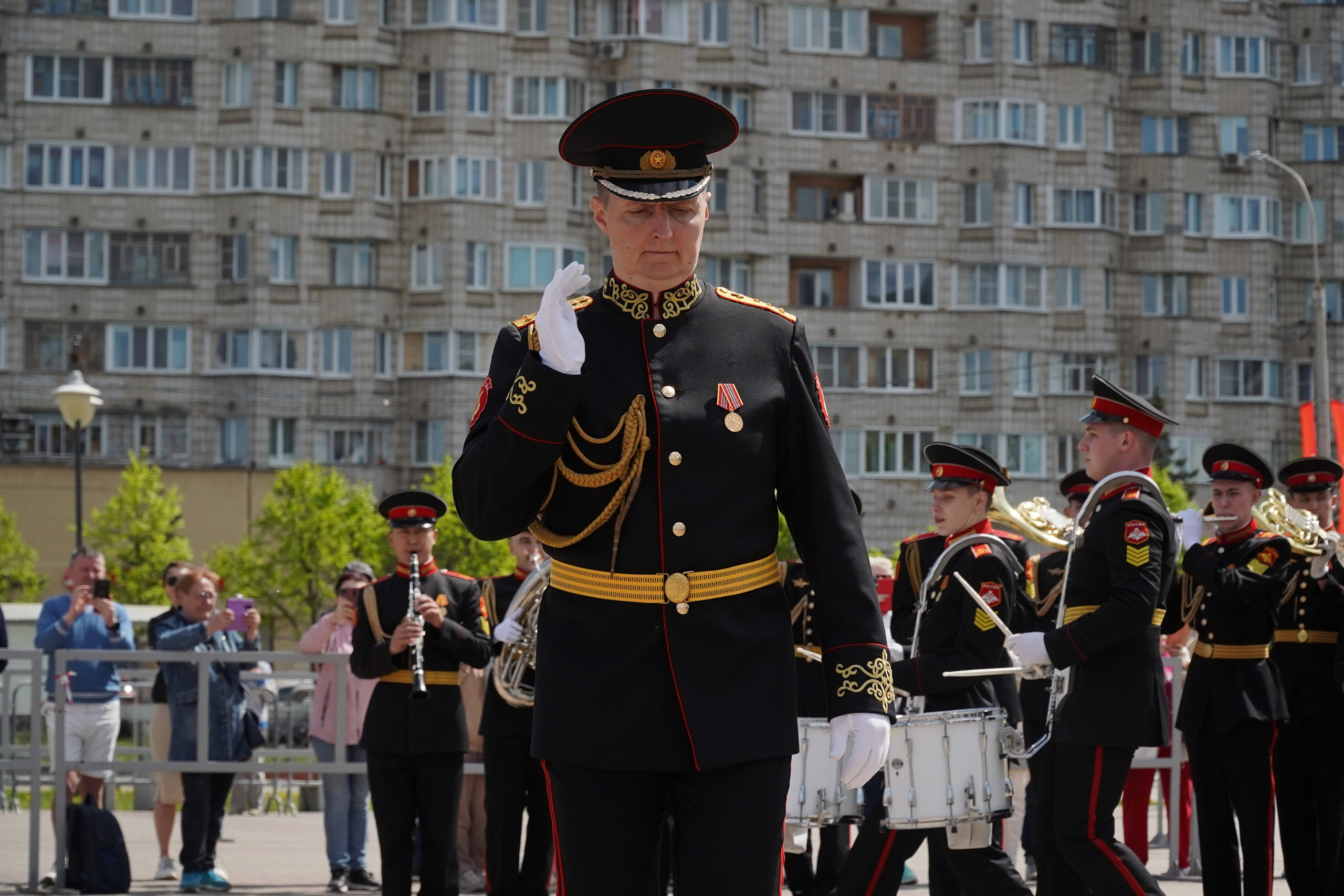 ВЫСТУПЛЕНИЕ ВОЕННОГО ОРКЕСТРА. Фотограф Наталья Погодина в г. Обнинске