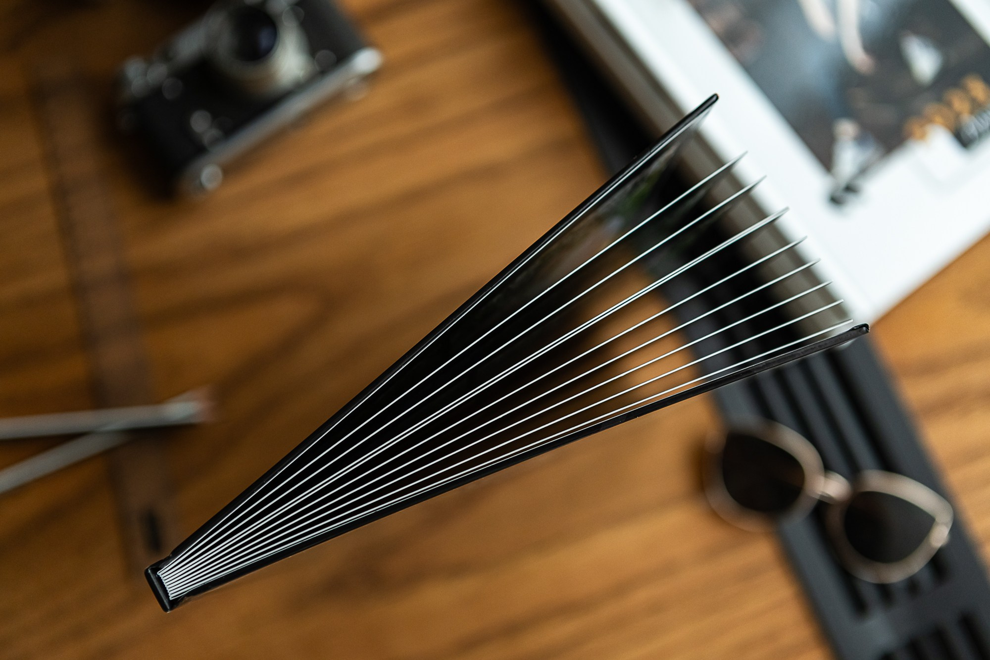 Черный выпускной альбом крупно