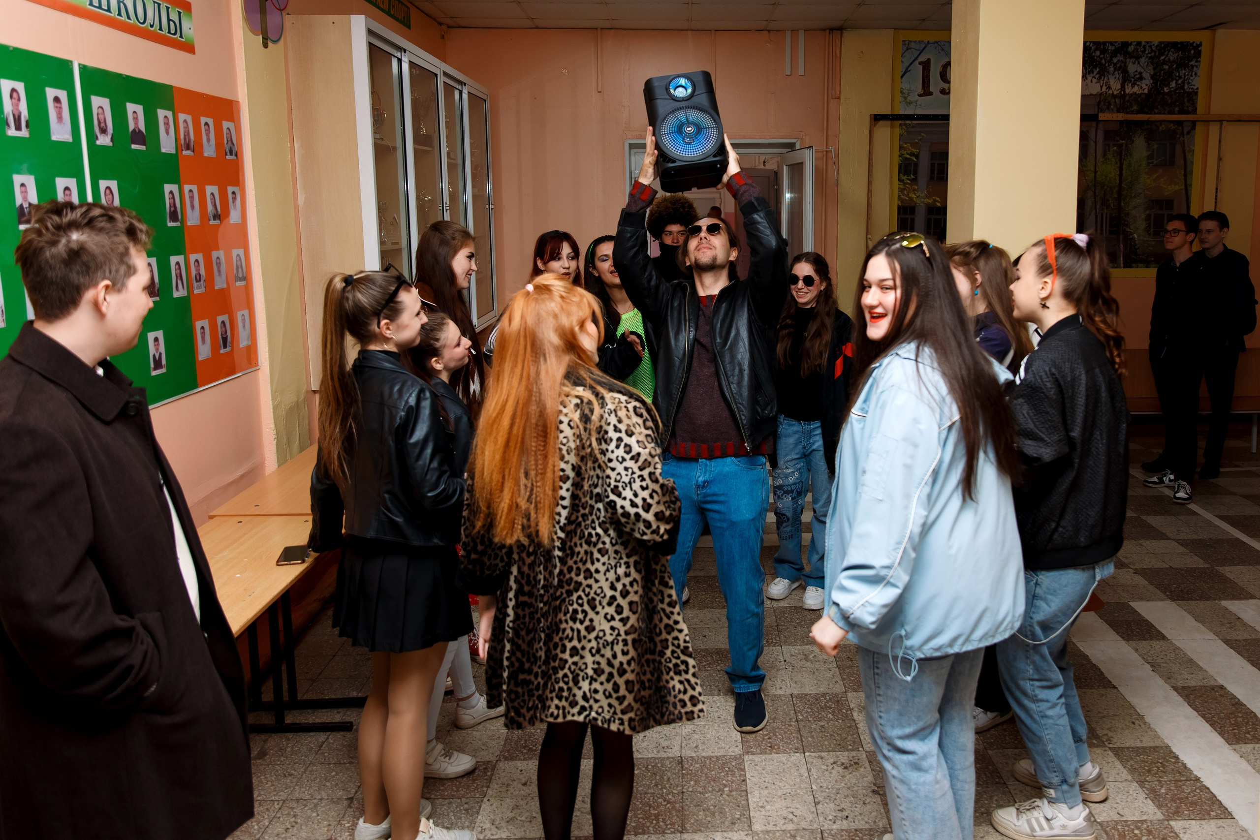 11 класс день не послушания в школе. Фотограф Любовь Корниенко, Примоский край