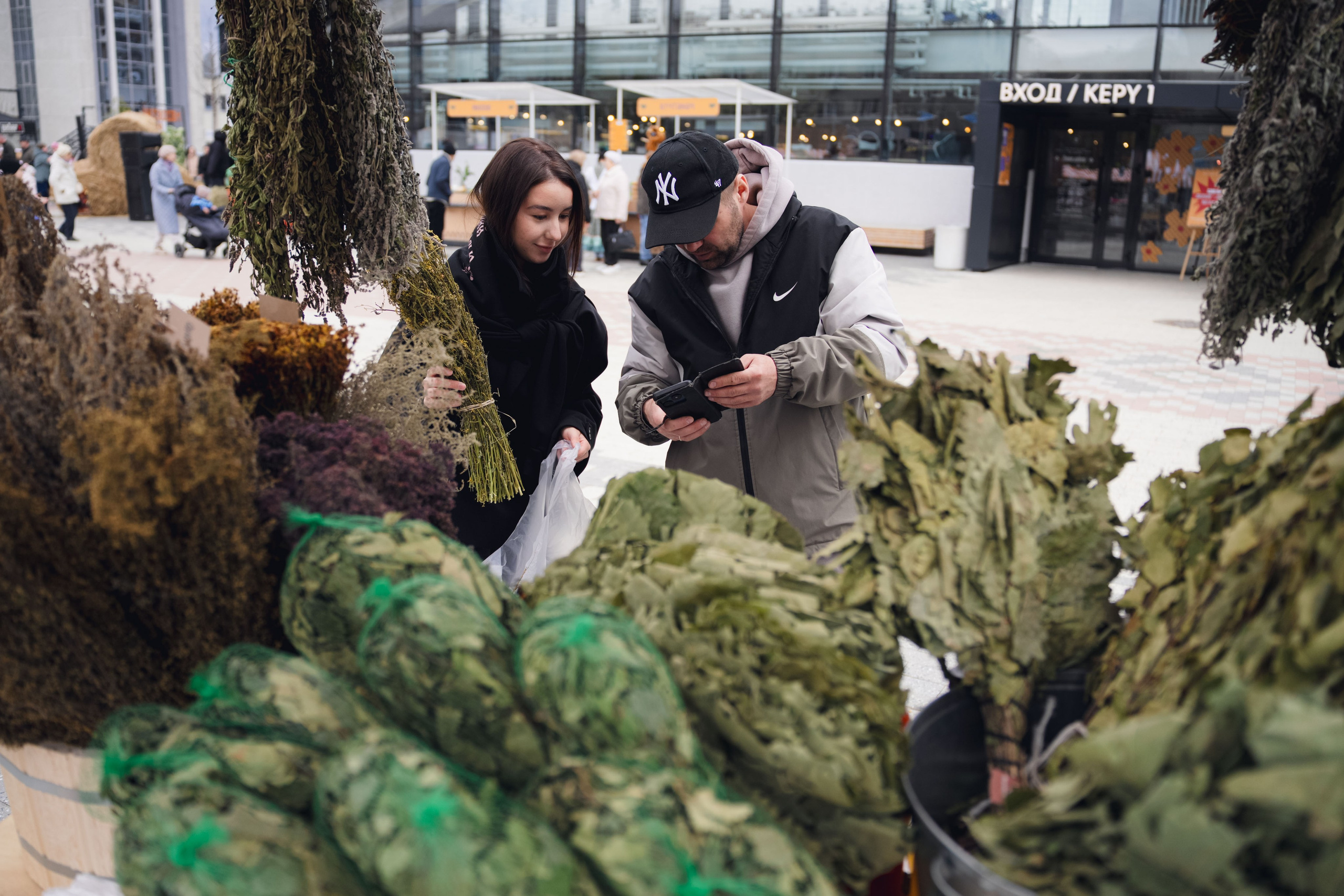 Дача в городе // Московский рынок. Репортажный фотограф в Казани Виктория Трунова