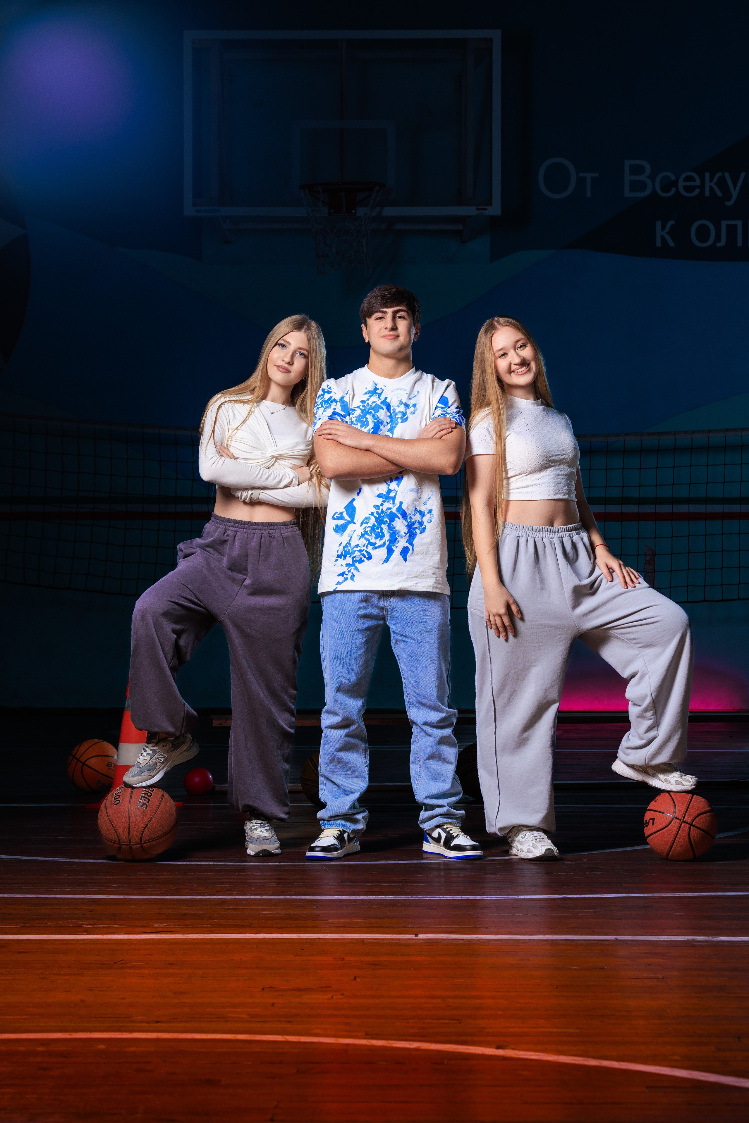 Смотреть фотки в спортзале. Выпускные альбомы Геленджик, Новороссийск, Краснодар, Туапсе