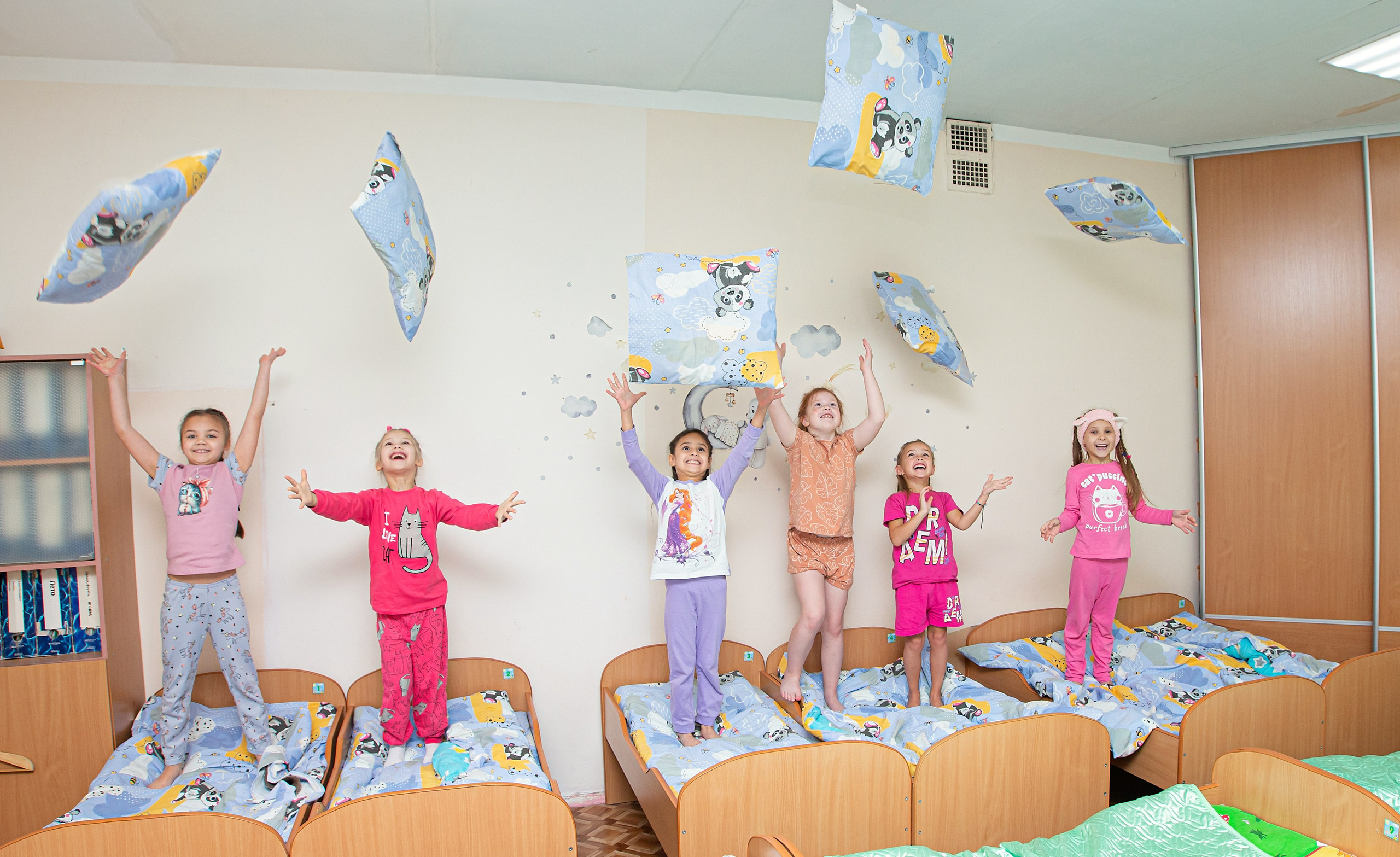 Спальня в детском саду. Свадебный, семейный, детский фотограф в Санкт-Петербурге