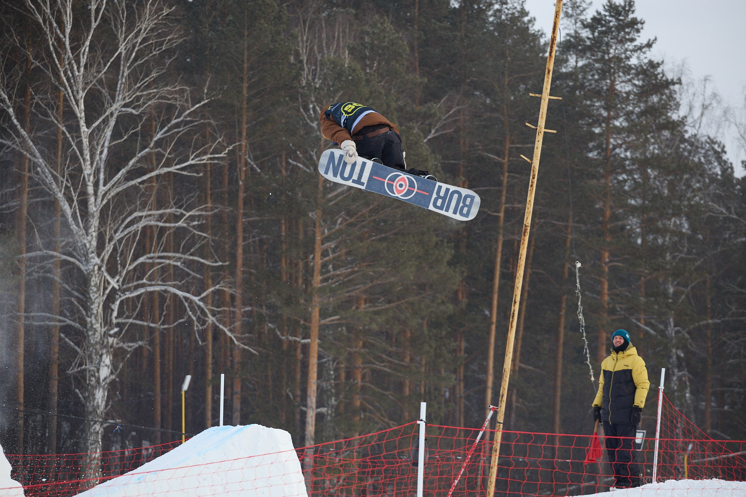 Всероссийские соревнованиях по сноуборду в дисциплине Биг-эйр в Томске. Коммерческий фотограф для бизнеса в Томске Дмитрий Ельчанинов