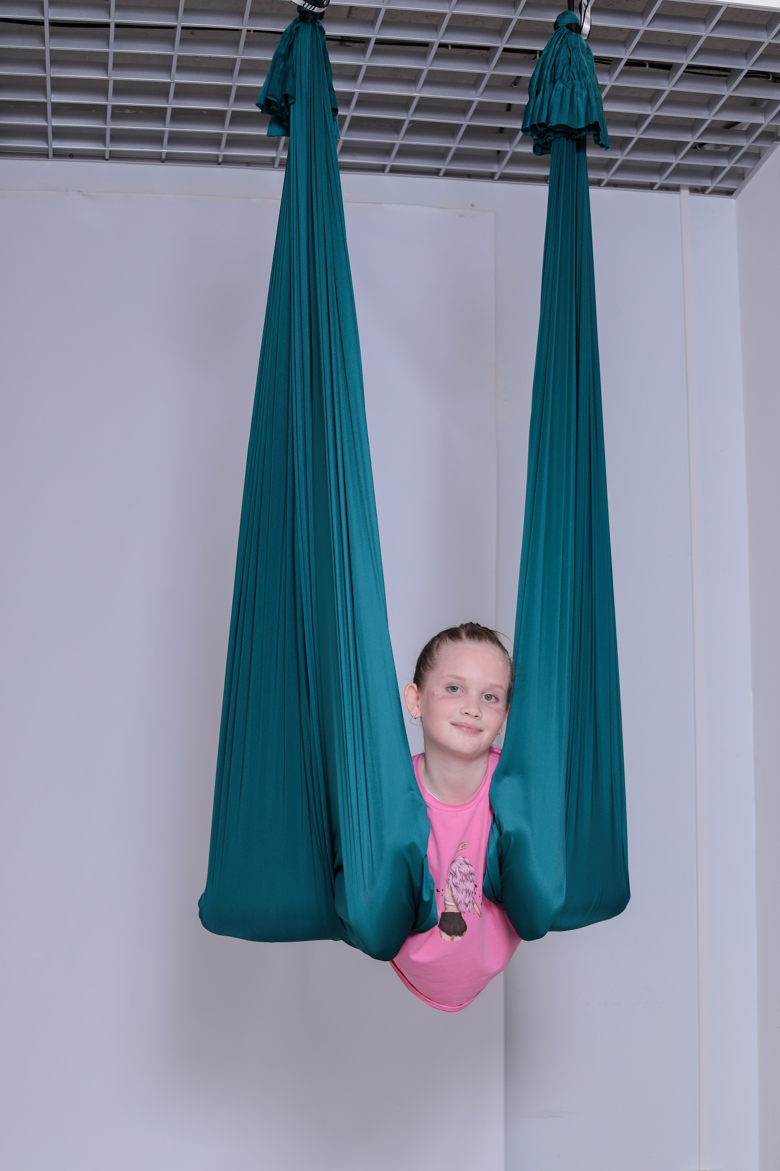 Детская аэройога. Фотограф Надршина Лилия