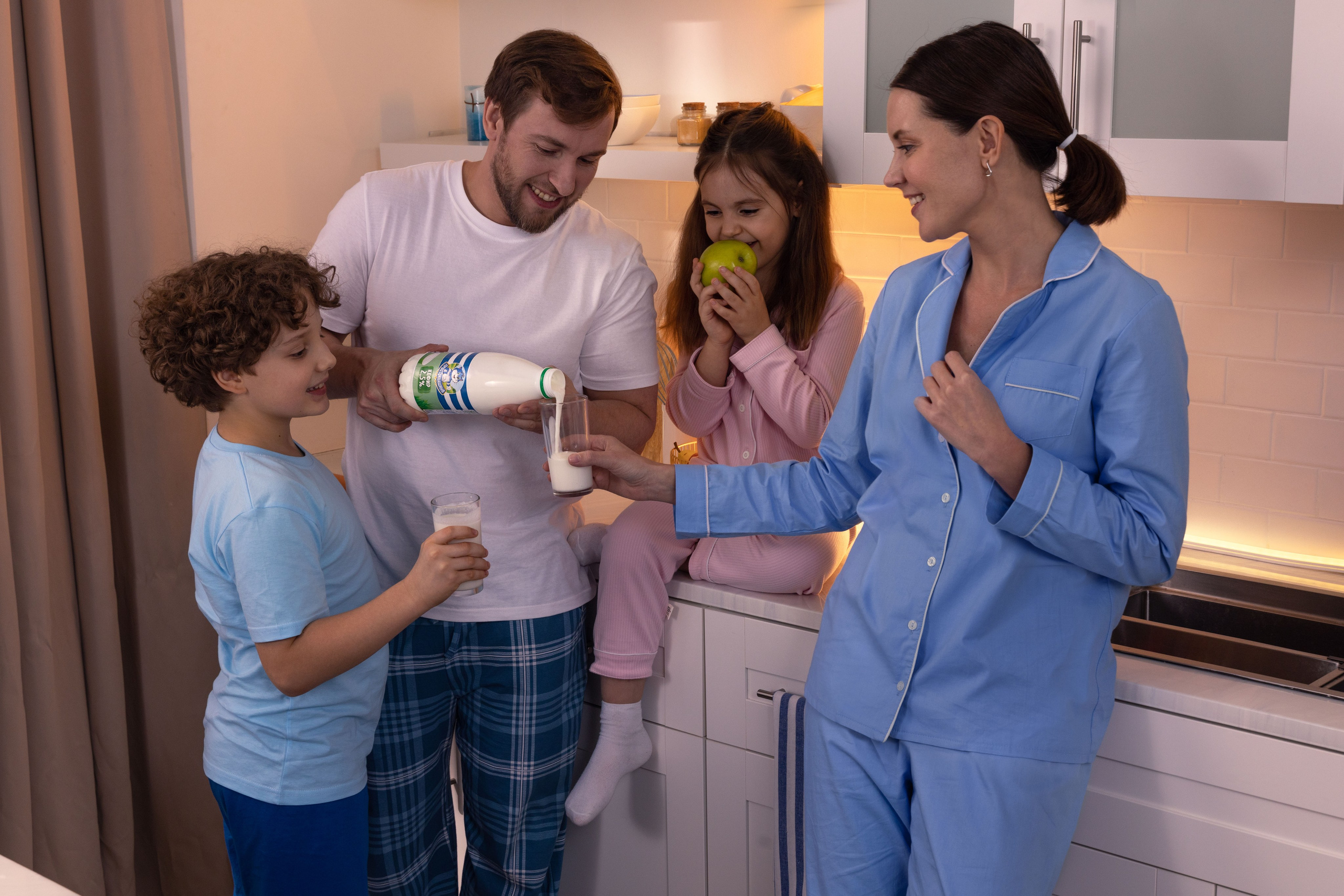 Рекламная фуд-фотосъемка для Простоквашино. Фуд — предметный фотограф в Москве