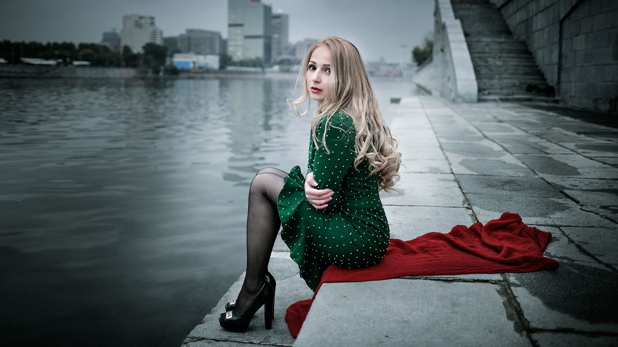 Нестудийный портрет. Женский портретный фотограф в Москве и Московской области