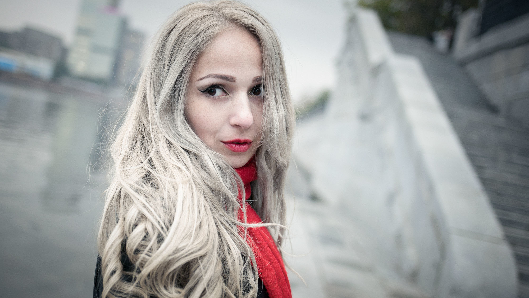 Нестудийный портрет. Женский портретный фотограф в Москве и Московской области