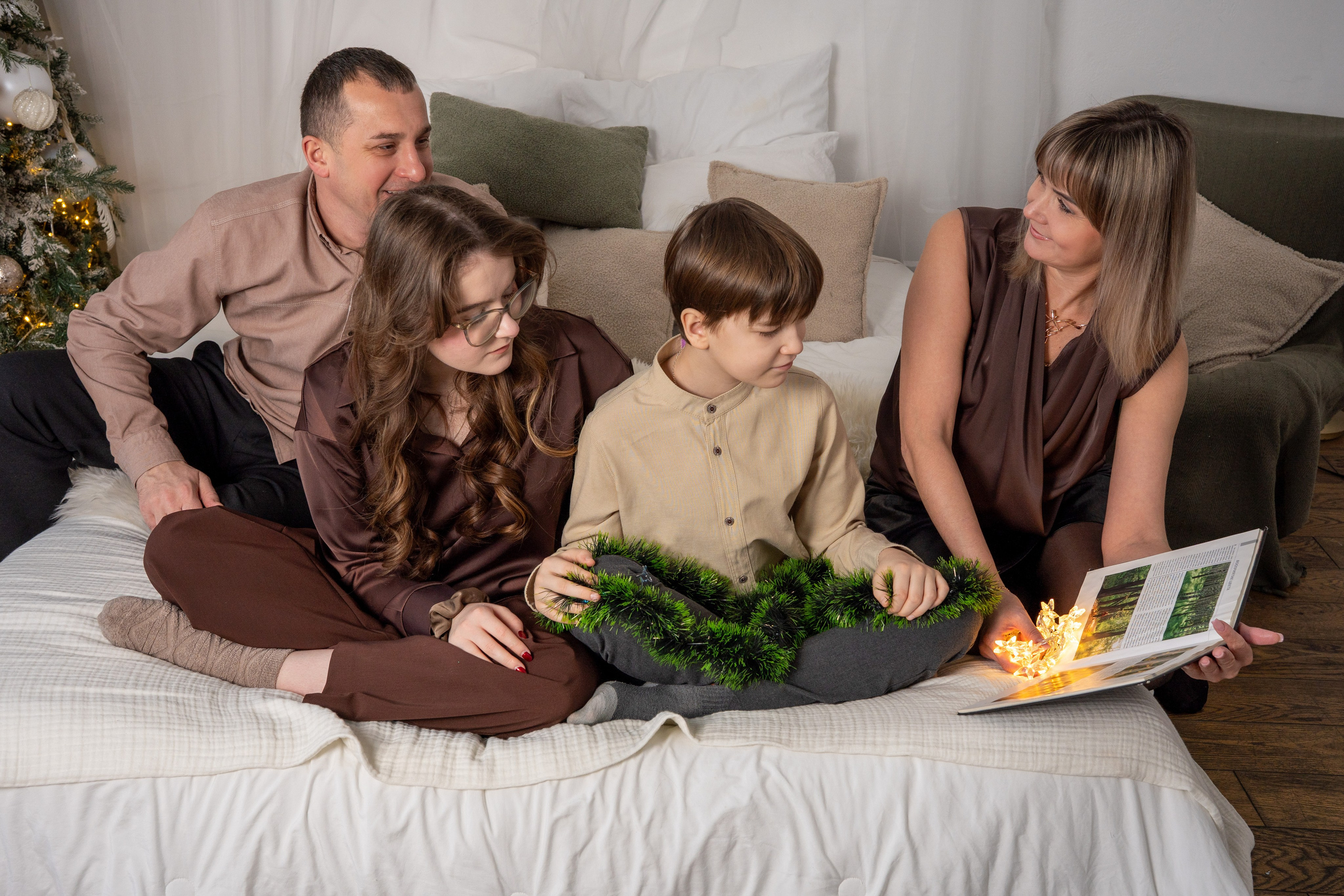 Семейная фотосессия для Лены. Студийный и портретный фотограф в САНКТ-ПЕТЕРБУРГЕИрина Махаон