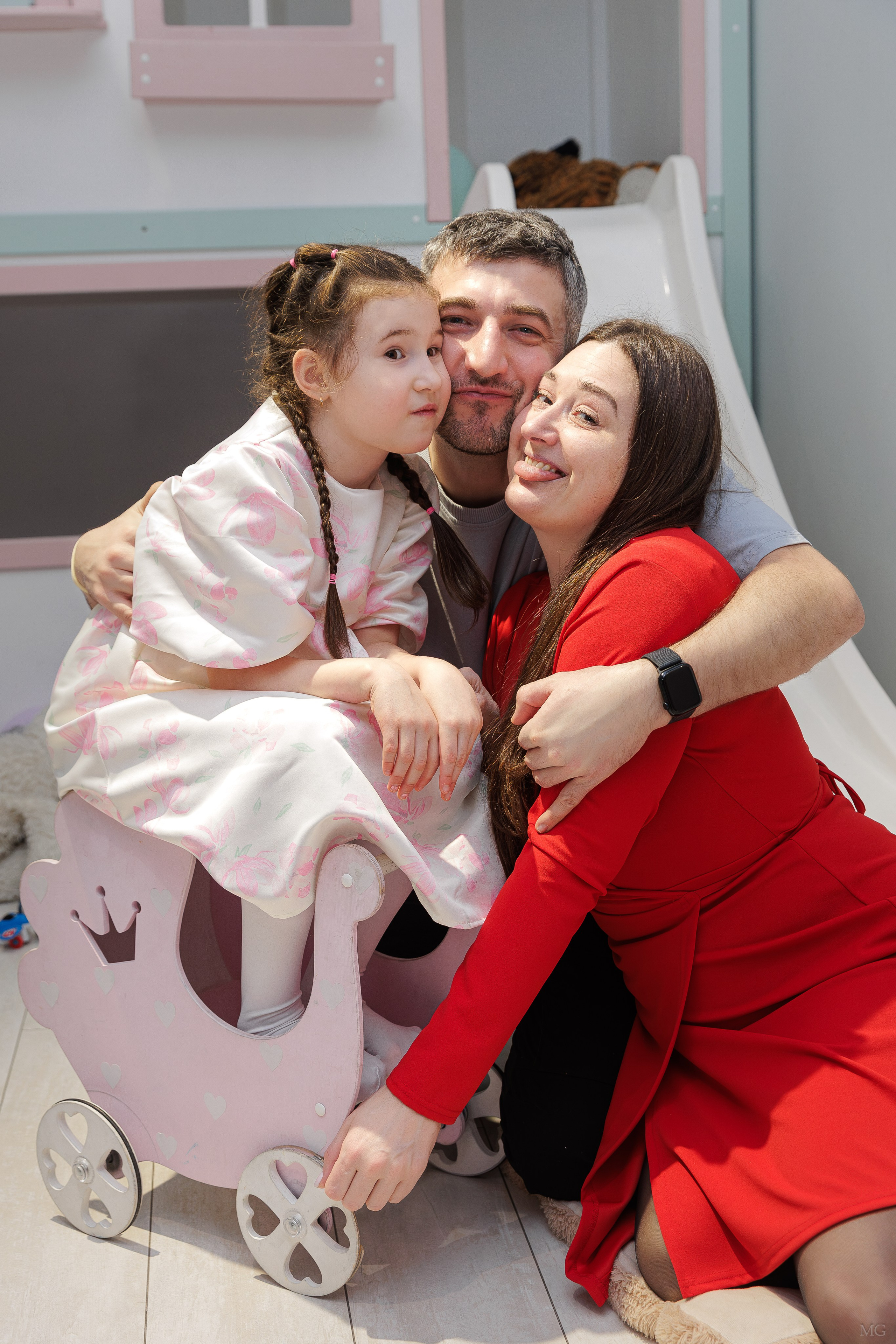 Варюше 2 Годика. Маша Гонтарь Семейный домашний репортажный фотограф в Санкт-Петербурге