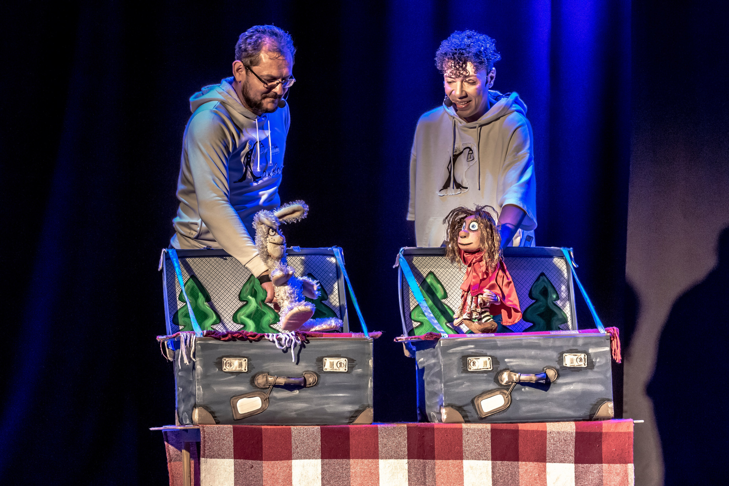 Спектакль театра Саквояж О Красной шапочке. Фотограф в Сочи Юрий Шептаев
